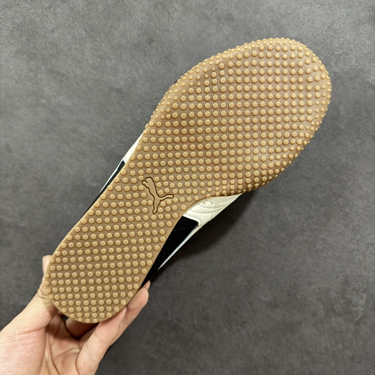 图片[9]-【公司级】Puma Bellta UT Leather 彪马薄底系列 复古运动休闲跑鞋 鞋面设计轻量透气 提供了舒适性和穿着感受 柔软内里材质 穿着更加舒适 橡胶鞋底提供持久的牵引力 货号： 402186 08 尺码： 36 36.5 37.5 38 38.5 39 40 40.5 41 42 42.5 43 44 45-选品中心