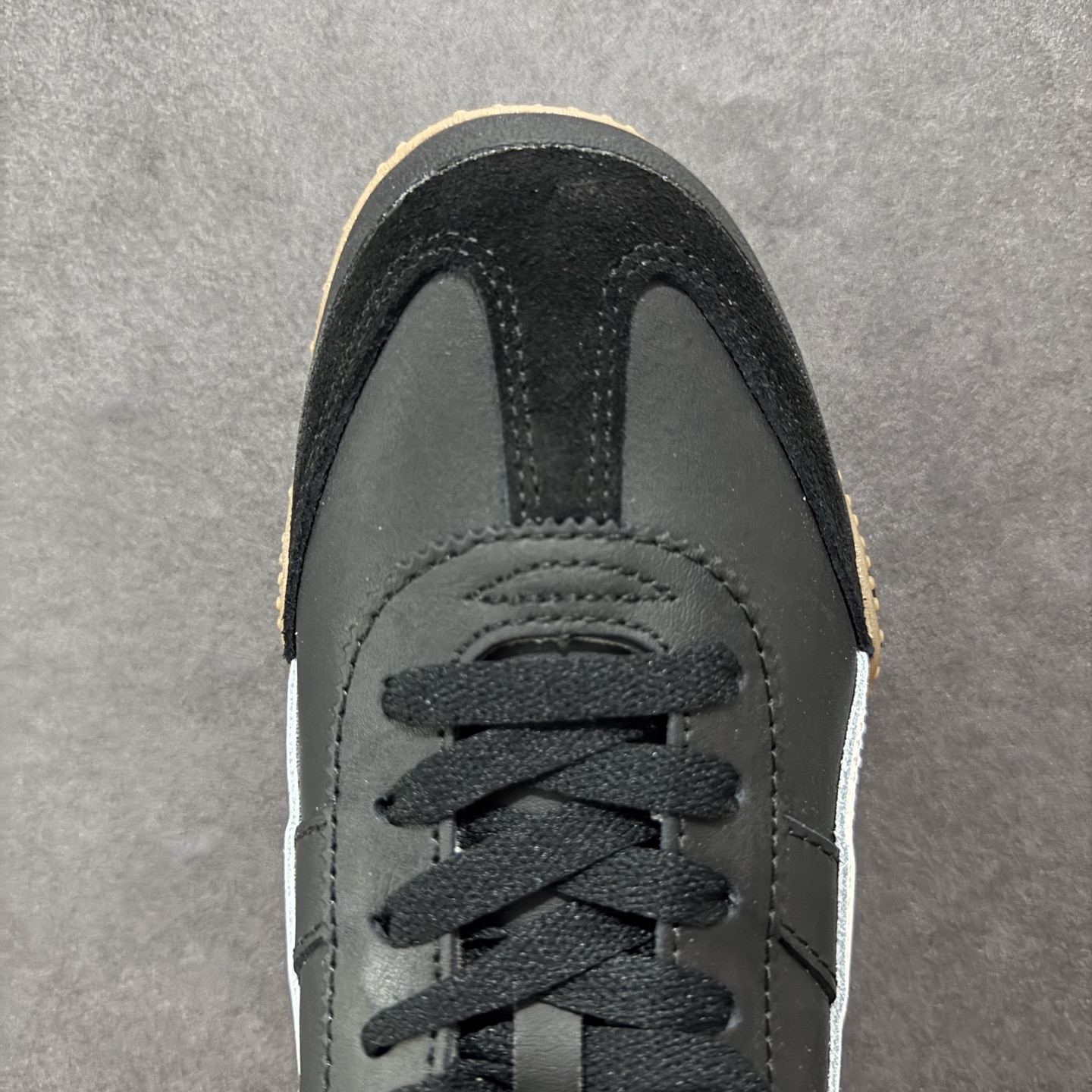 图片[8]-【公司级】Puma Bellta UT Leather 彪马薄底系列 复古运动休闲跑鞋 鞋面设计轻量透气 提供了舒适性和穿着感受 柔软内里材质 穿着更加舒适 橡胶鞋底提供持久的牵引力 货号： 402186 08 尺码： 36 36.5 37.5 38 38.5 39 40 40.5 41 42 42.5 43 44 45-选品中心
