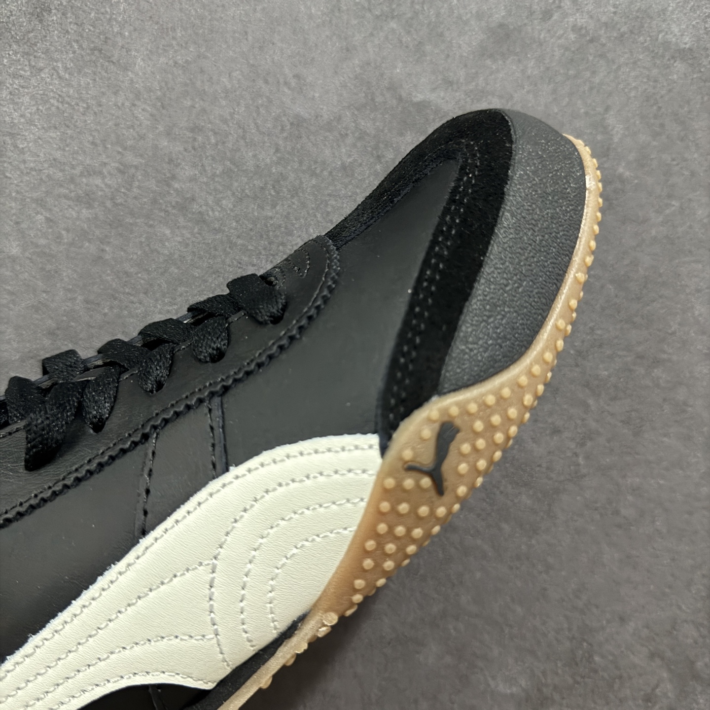 图片[5]-【公司级】Puma Bellta UT Leather 彪马薄底系列 复古运动休闲跑鞋 鞋面设计轻量透气 提供了舒适性和穿着感受 柔软内里材质 穿着更加舒适 橡胶鞋底提供持久的牵引力 货号： 402186 08 尺码： 36 36.5 37.5 38 38.5 39 40 40.5 41 42 42.5 43 44 45-选品中心