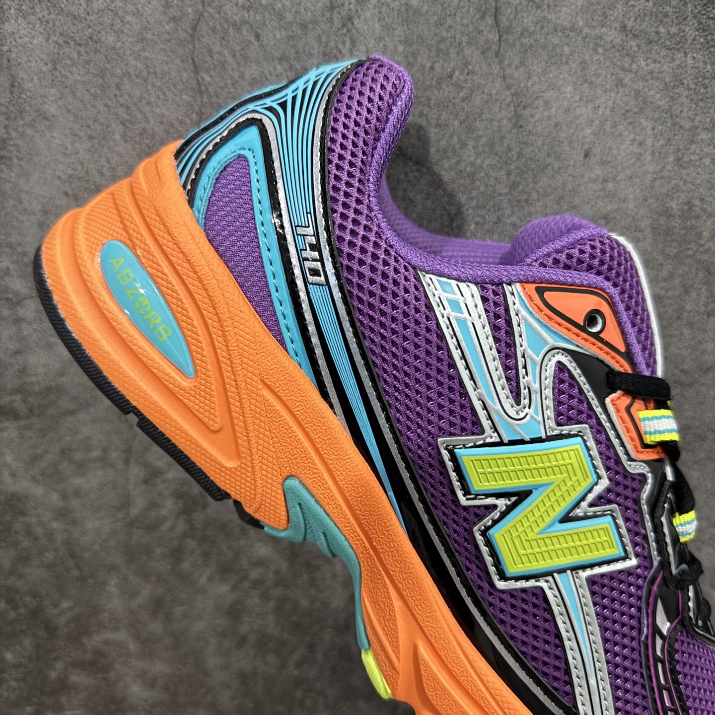 图片[7]-【公司级】New Balance NB740系列复古老爹风休闲运动慢跑鞋 原盒 原吊牌 组合大底 1：1制作 此款鞋采用近几年比较流行的版型设计，外观时尚大气，鞋底采用耐磨的材质，穿上它，让您在平时生活和工作中都会感觉到舒适的体验。 货号：U740MC2 尺码：36 36.5 37.5 38 38.5 39 40 40.5 41 42 42.5 43 44 44.5 45-选品中心