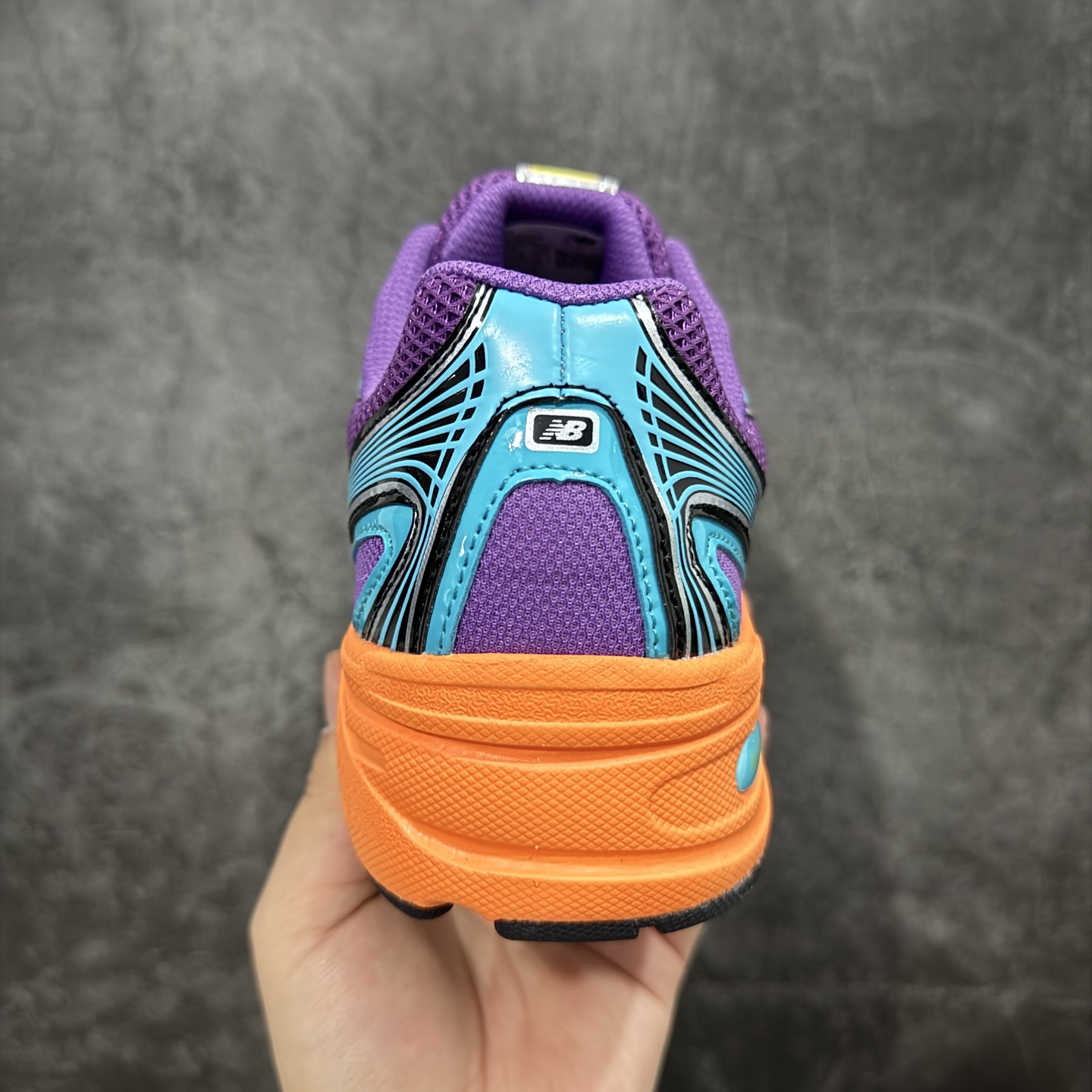 图片[4]-【公司级】New Balance NB740系列复古老爹风休闲运动慢跑鞋 原盒 原吊牌 组合大底 1：1制作 此款鞋采用近几年比较流行的版型设计，外观时尚大气，鞋底采用耐磨的材质，穿上它，让您在平时生活和工作中都会感觉到舒适的体验。 货号：U740MC2 尺码：36 36.5 37.5 38 38.5 39 40 40.5 41 42 42.5 43 44 44.5 45-选品中心