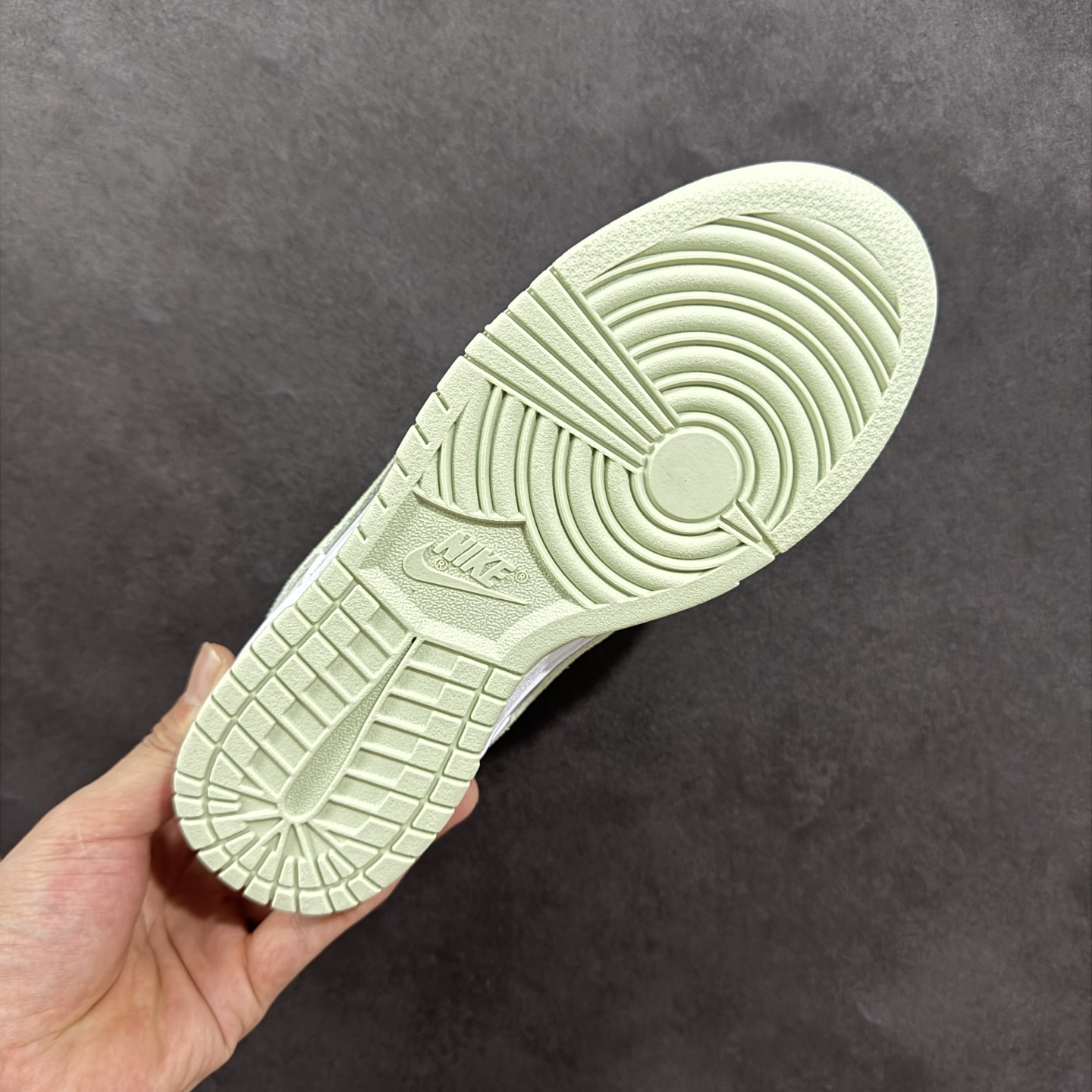 
【YC纯原】NK Dunk Low 翡翠绿 IB4647-131
实力大厂出品 全套原纸板楦头开发 确