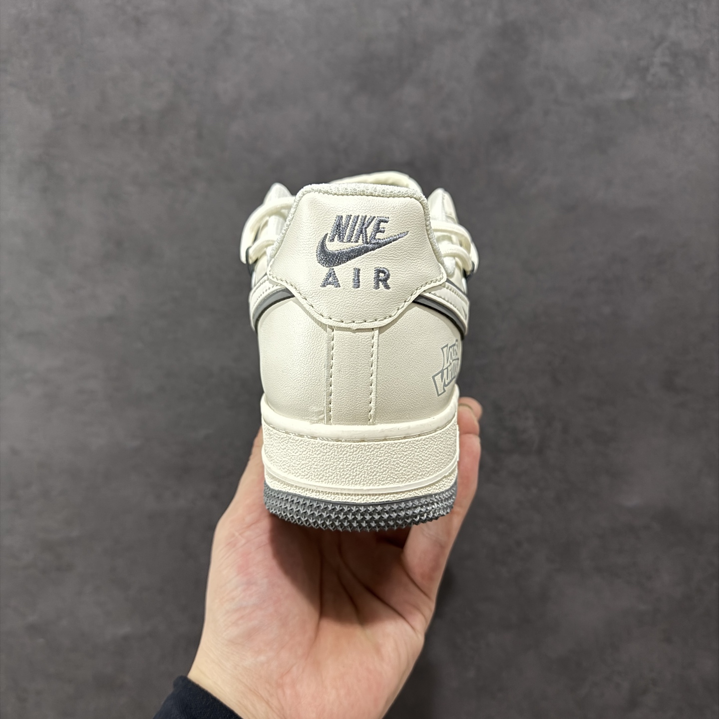 【定制版】Nike Air Force 1'07 Low LV联名 米灰底抽绳 空军一号低帮休闲板鞋 DM6868-100
