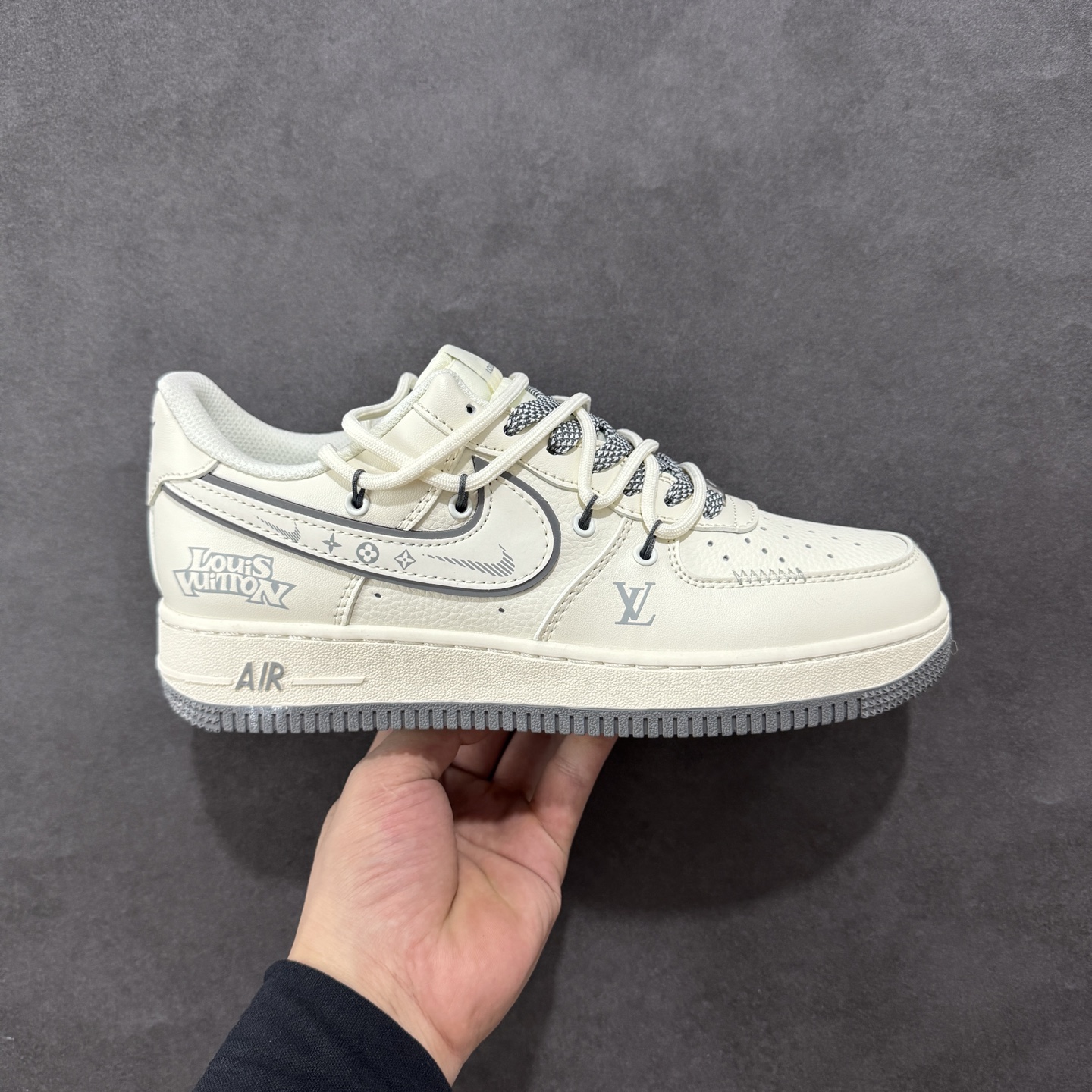 【定制版】Nike Air Force 1’07 Low LV联名 米灰底抽绳 空军一号低帮休闲板鞋 DM6868-100