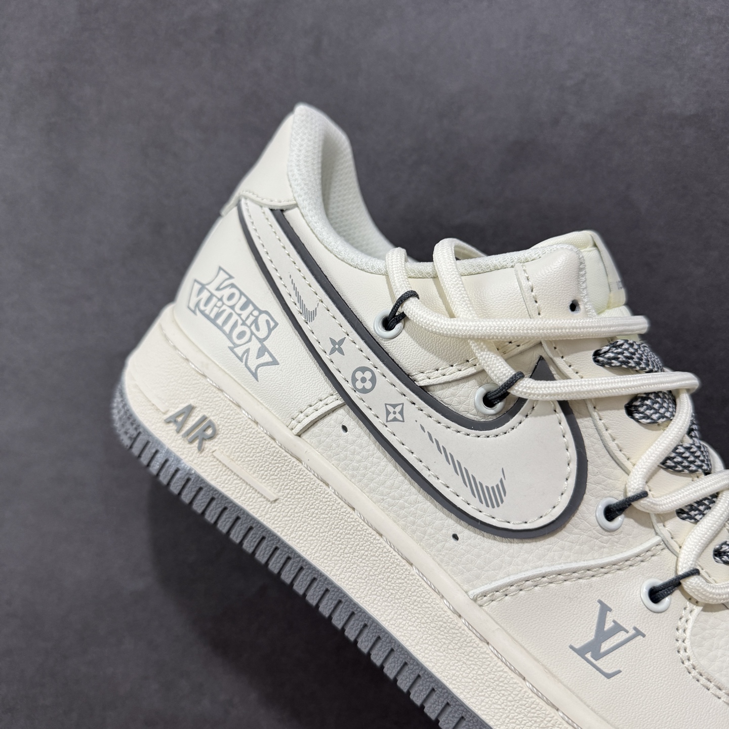 【定制版】Nike Air Force 1'07 Low LV联名 米灰底抽绳 空军一号低帮休闲板鞋 DM6868-100