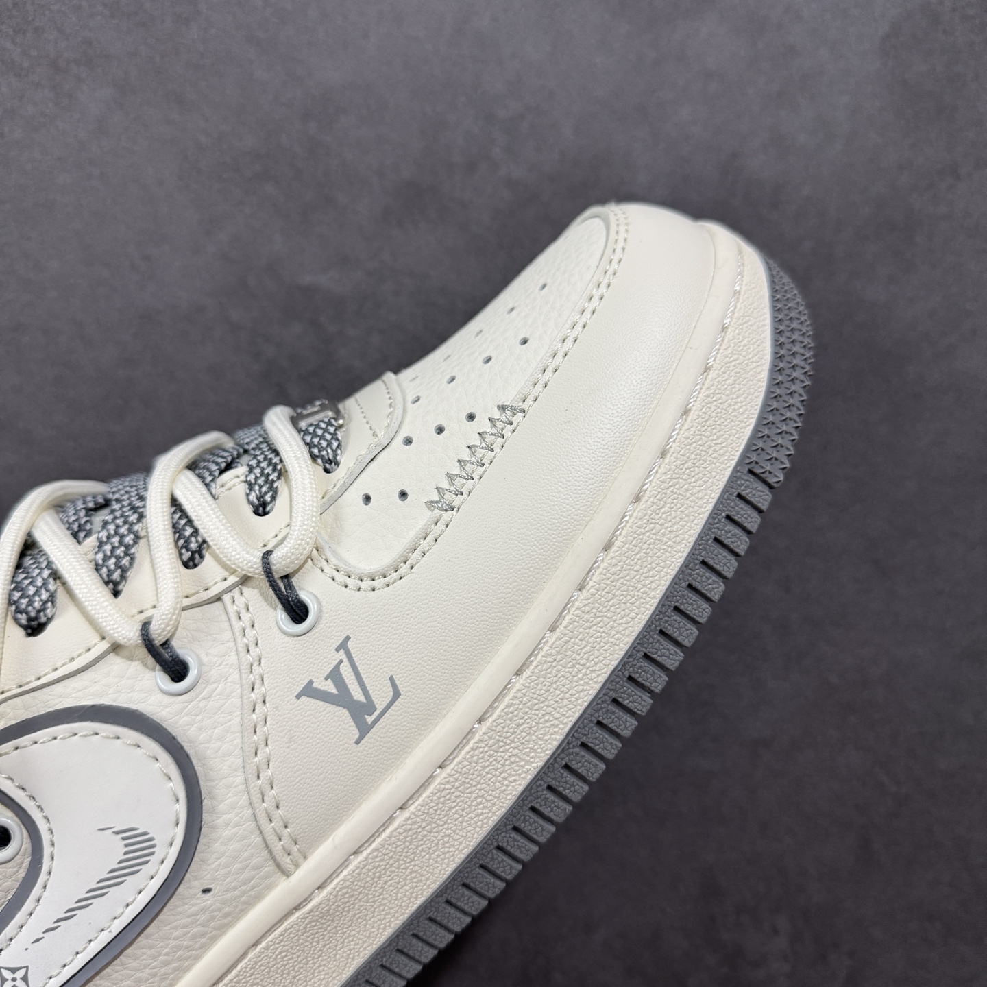 【定制版】Nike Air Force 1'07 Low LV联名 米灰底抽绳 空军一号低帮休闲板鞋 DM6868-100