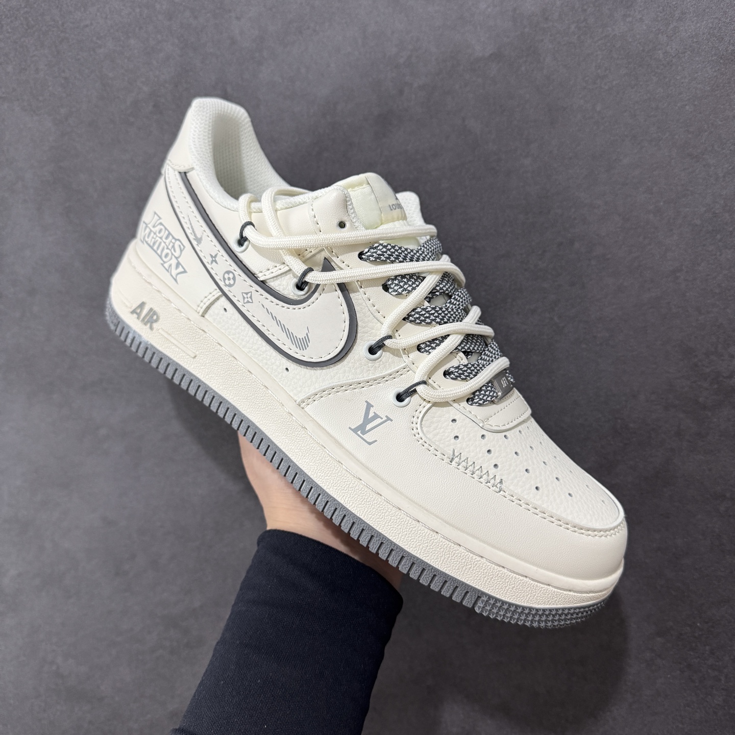 【定制版】Nike Air Force 1'07 Low LV联名 米灰底抽绳 空军一号低帮休闲板鞋 DM6868-100