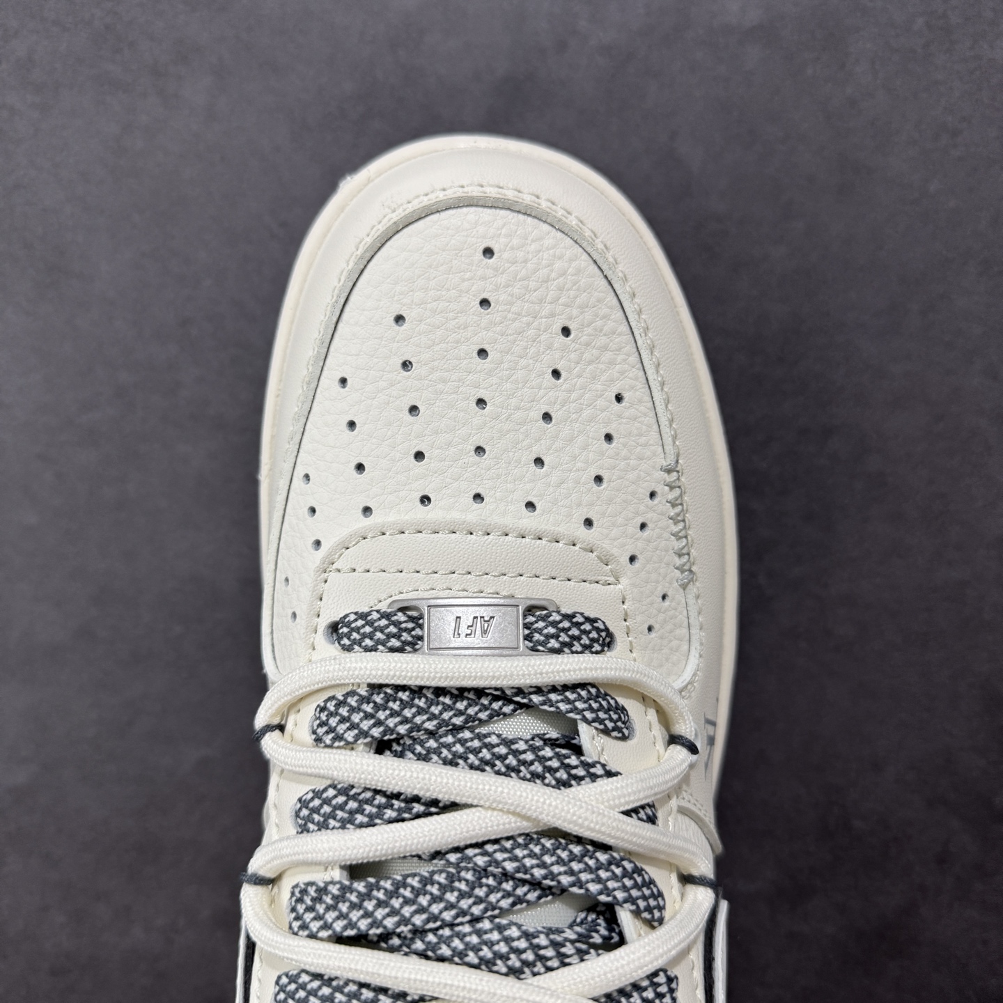【定制版】Nike Air Force 1'07 Low LV联名 米灰底抽绳 空军一号低帮休闲板鞋 DM6868-100