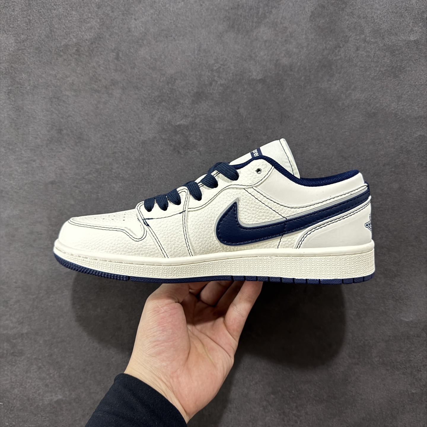 Air Jordan 1 Low AJ1 乔1 Supreme联名 米蓝勾 高端定制 低帮复古篮球鞋 XX3168-176