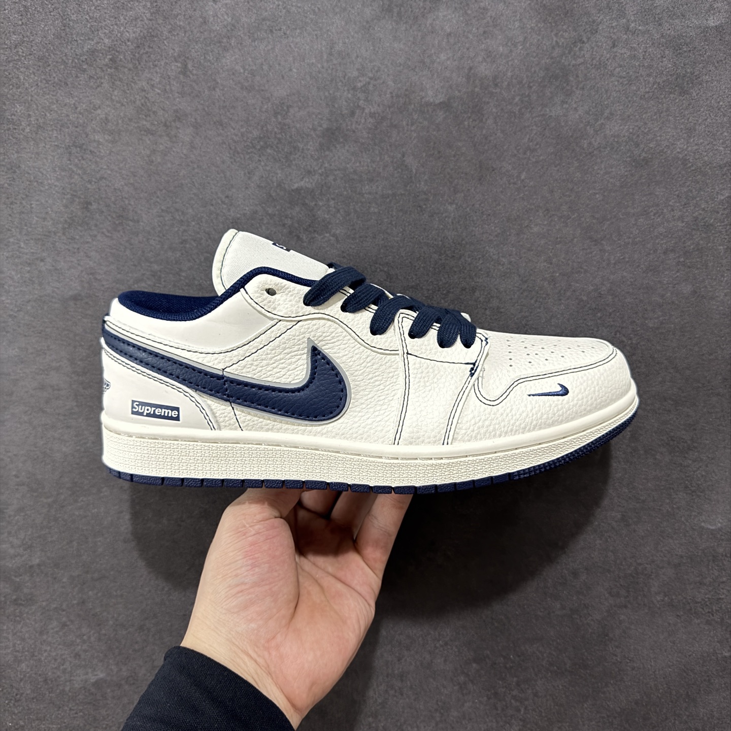 Air Jordan 1 Low AJ1 乔1 Supreme联名 米蓝勾 高端定制 低帮复古篮球鞋 XX3168-176