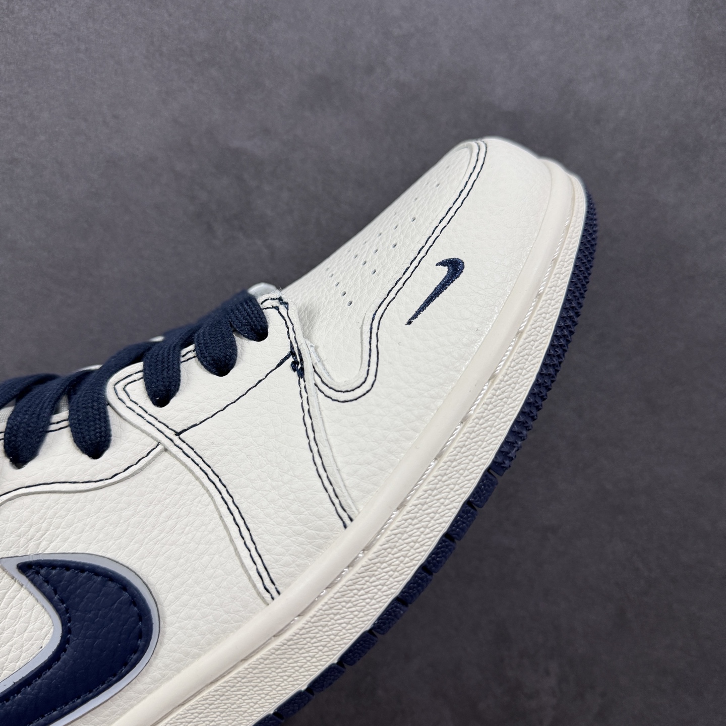 Air Jordan 1 Low AJ1 乔1 Supreme联名 米蓝勾 高端定制 低帮复古篮球鞋 XX3168-176