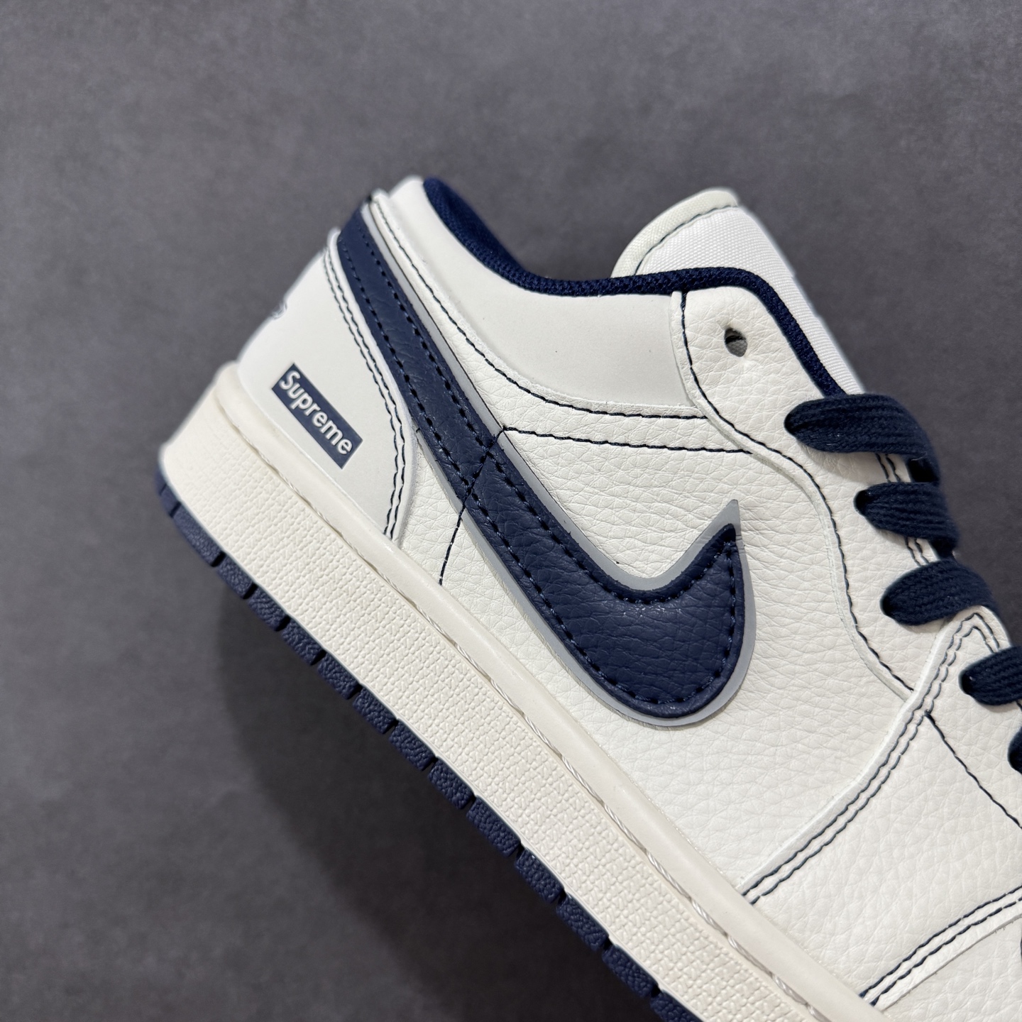 Air Jordan 1 Low AJ1 乔1 Supreme联名 米蓝勾 高端定制 低帮复古篮球鞋 XX3168-176