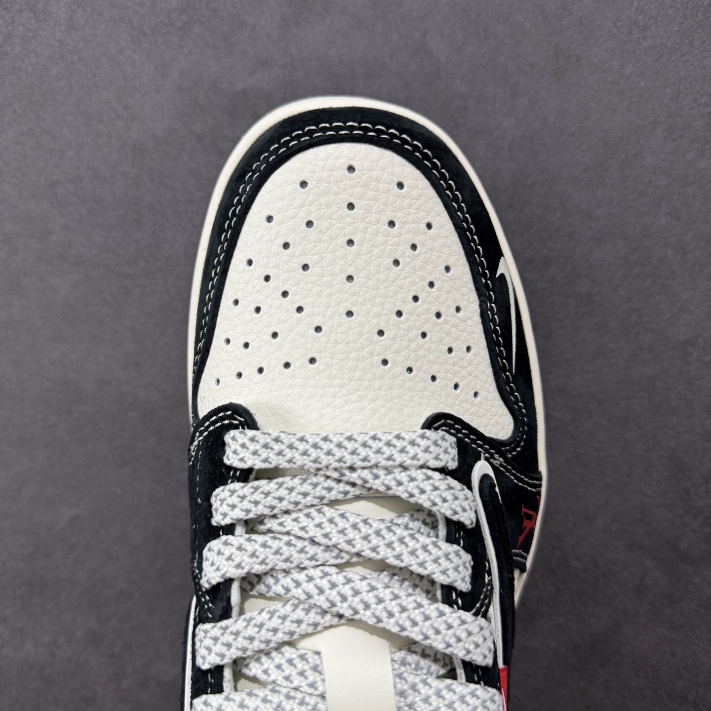 【定制版】Travis Scott x Fragment Design x Air Jordan 1 Low OG SP AJ1 LV联名 黑红尾 低帮文化休闲板鞋 YX5066-333