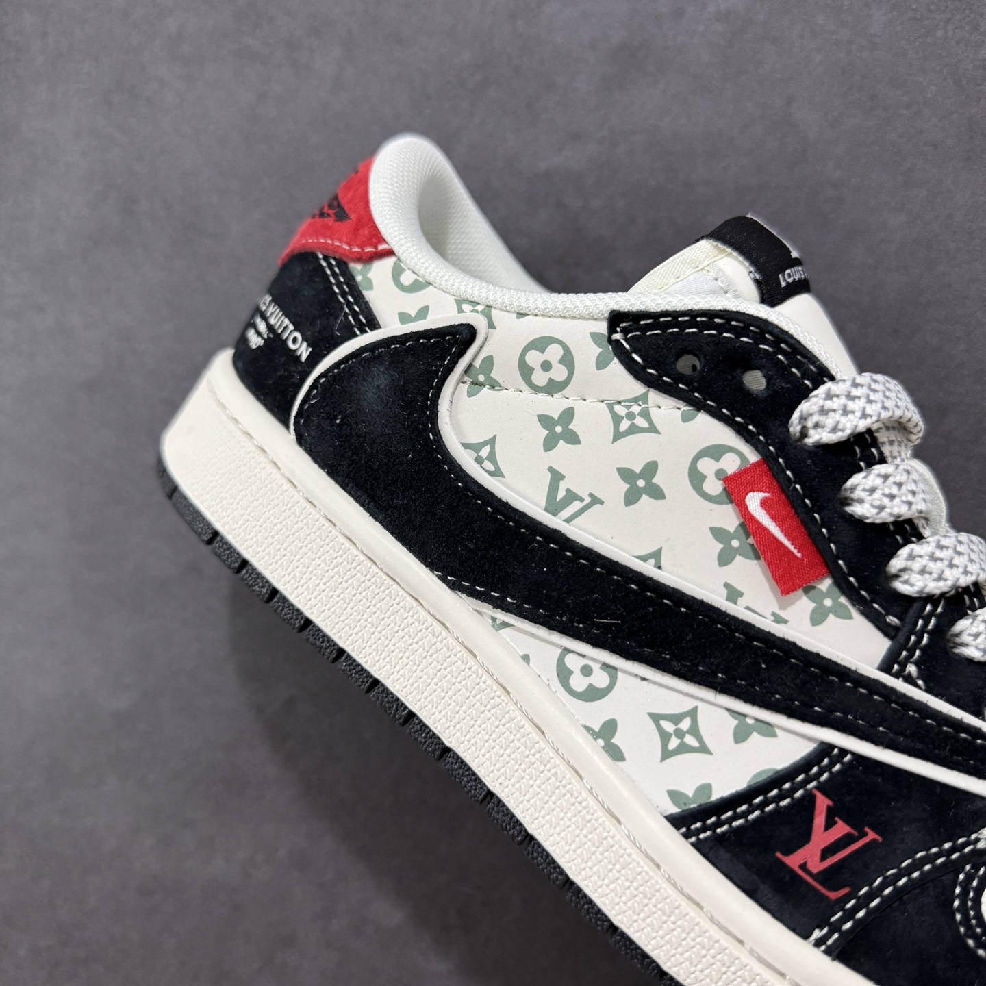 【定制版】Travis Scott x Fragment Design x Air Jordan 1 Low OG SP AJ1 LV联名 黑红尾 低帮文化休闲板鞋 YX5066-333