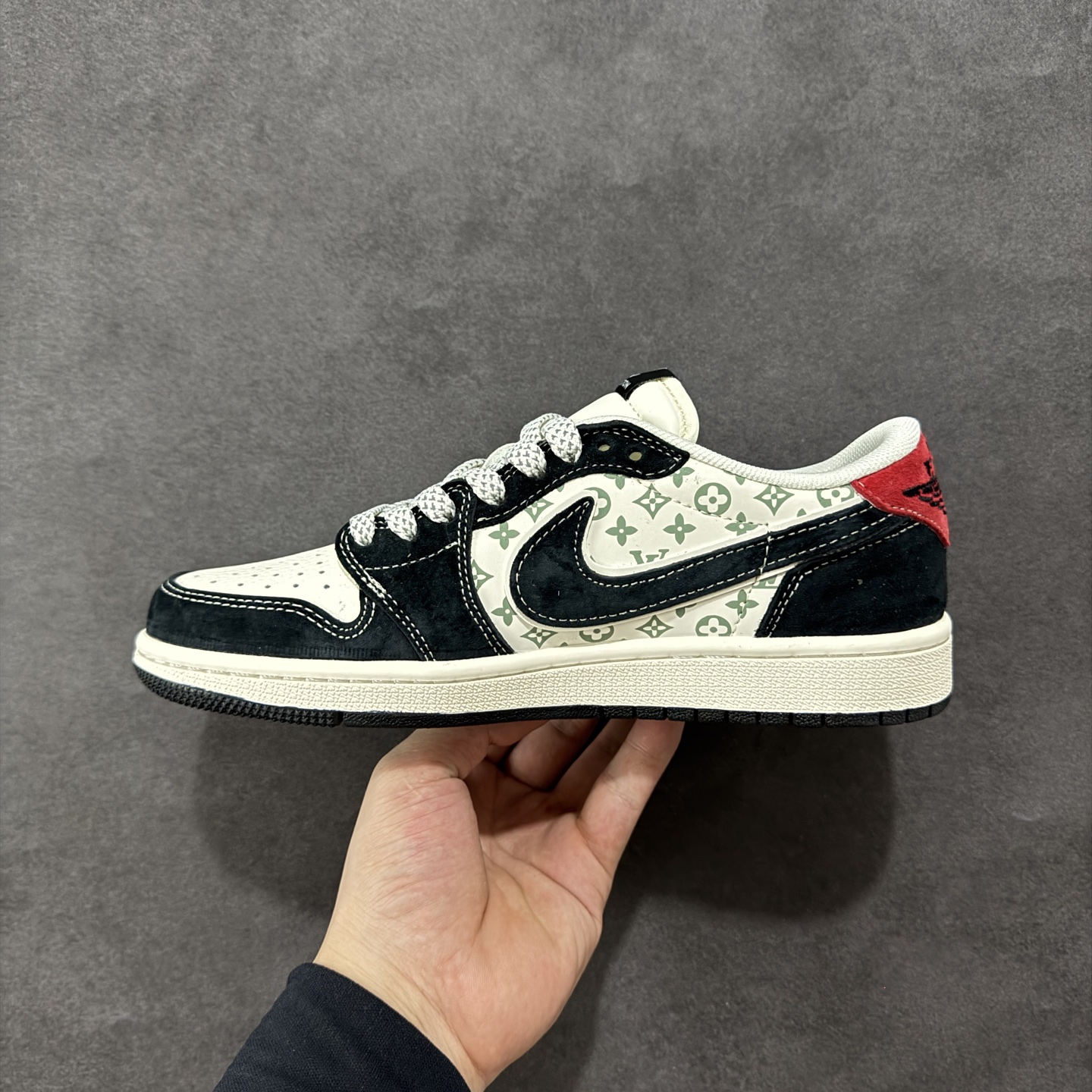 【定制版】Travis Scott x Fragment Design x Air Jordan 1 Low OG SP AJ1 LV联名 黑红尾 低帮文化休闲板鞋 YX5066-333