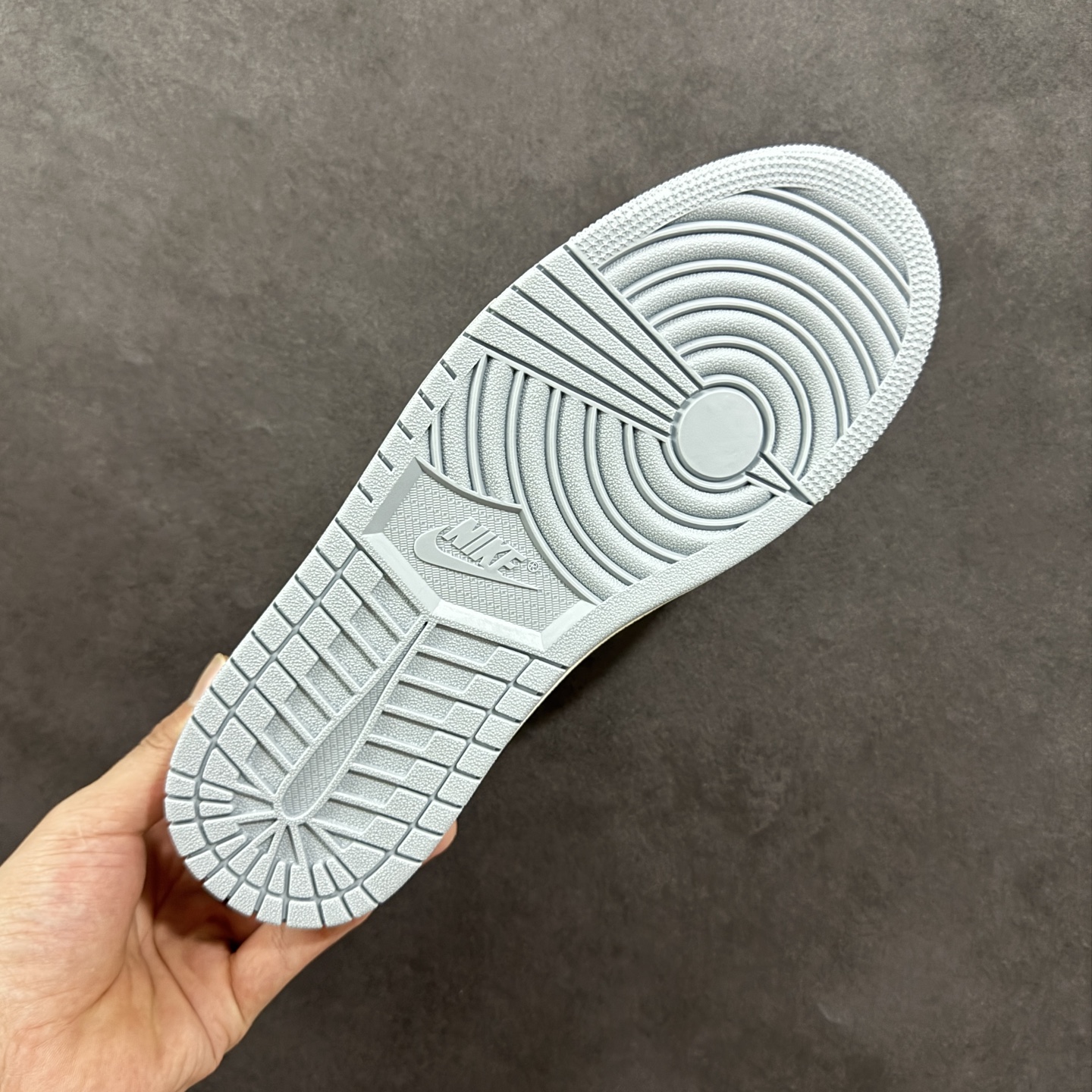 【定制版】Travis Scott x Fragment Design x Air Jordan 1 Low OG SP AJ1 李维斯联名 低帮文化休闲板鞋 LE2436-137