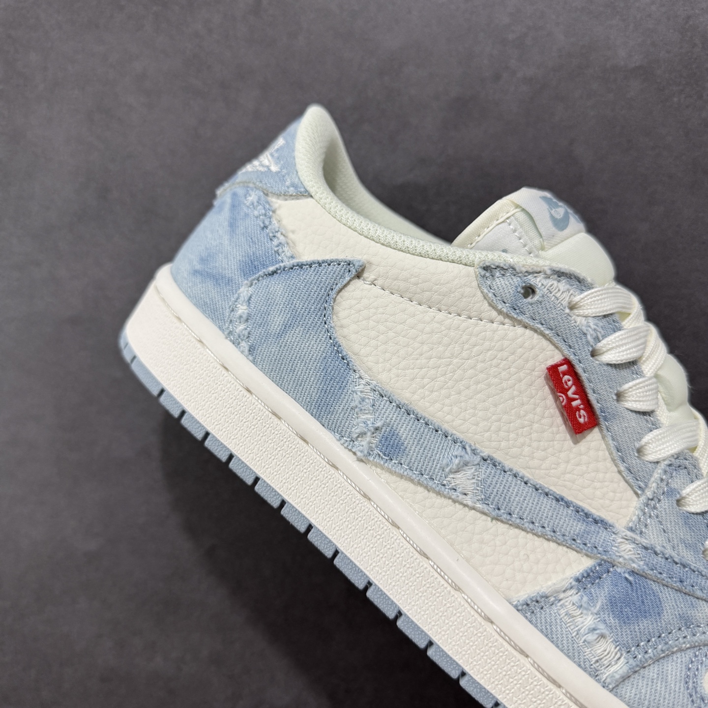 【定制版】Travis Scott x Fragment Design x Air Jordan 1 Low OG SP AJ1 李维斯联名 低帮文化休闲板鞋 LE2436-137
