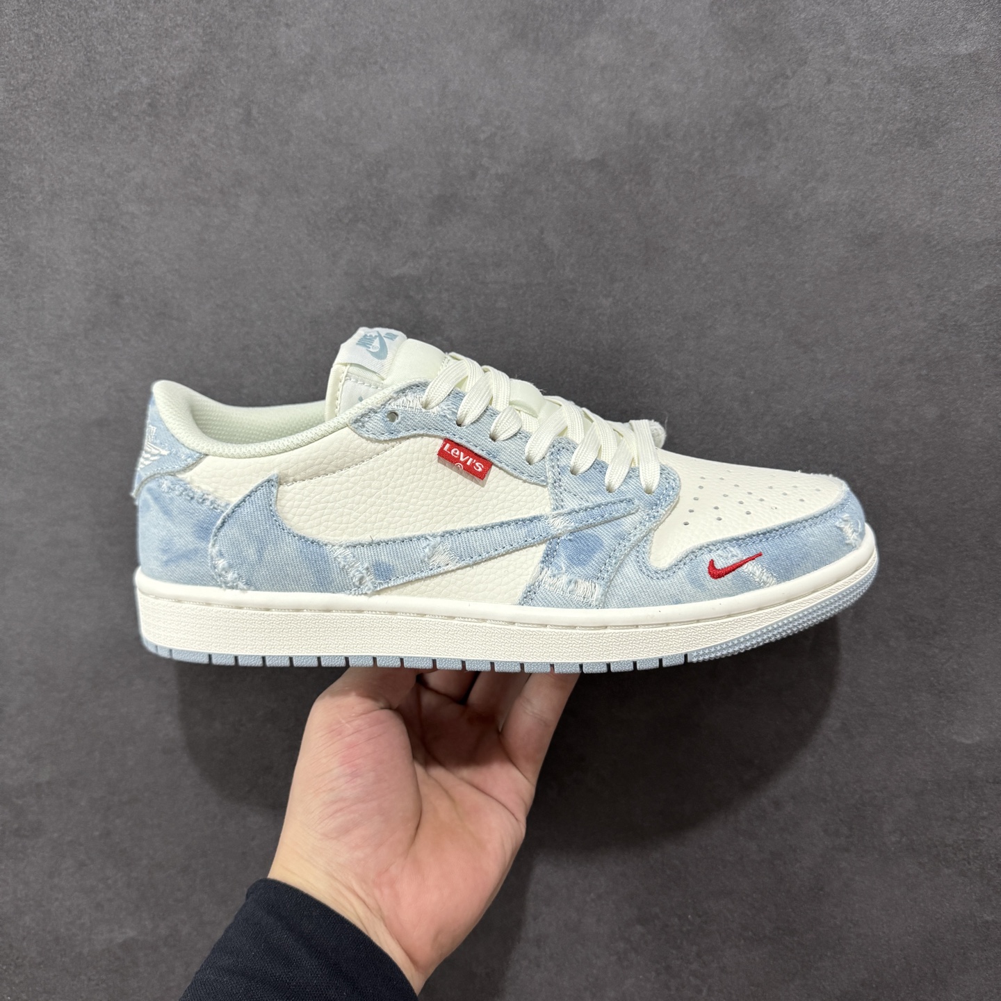 【定制版】Travis Scott x Fragment Design x Air Jordan 1 Low OG SP AJ1 李维斯联名 低帮文化休闲板鞋 LE2436-137
