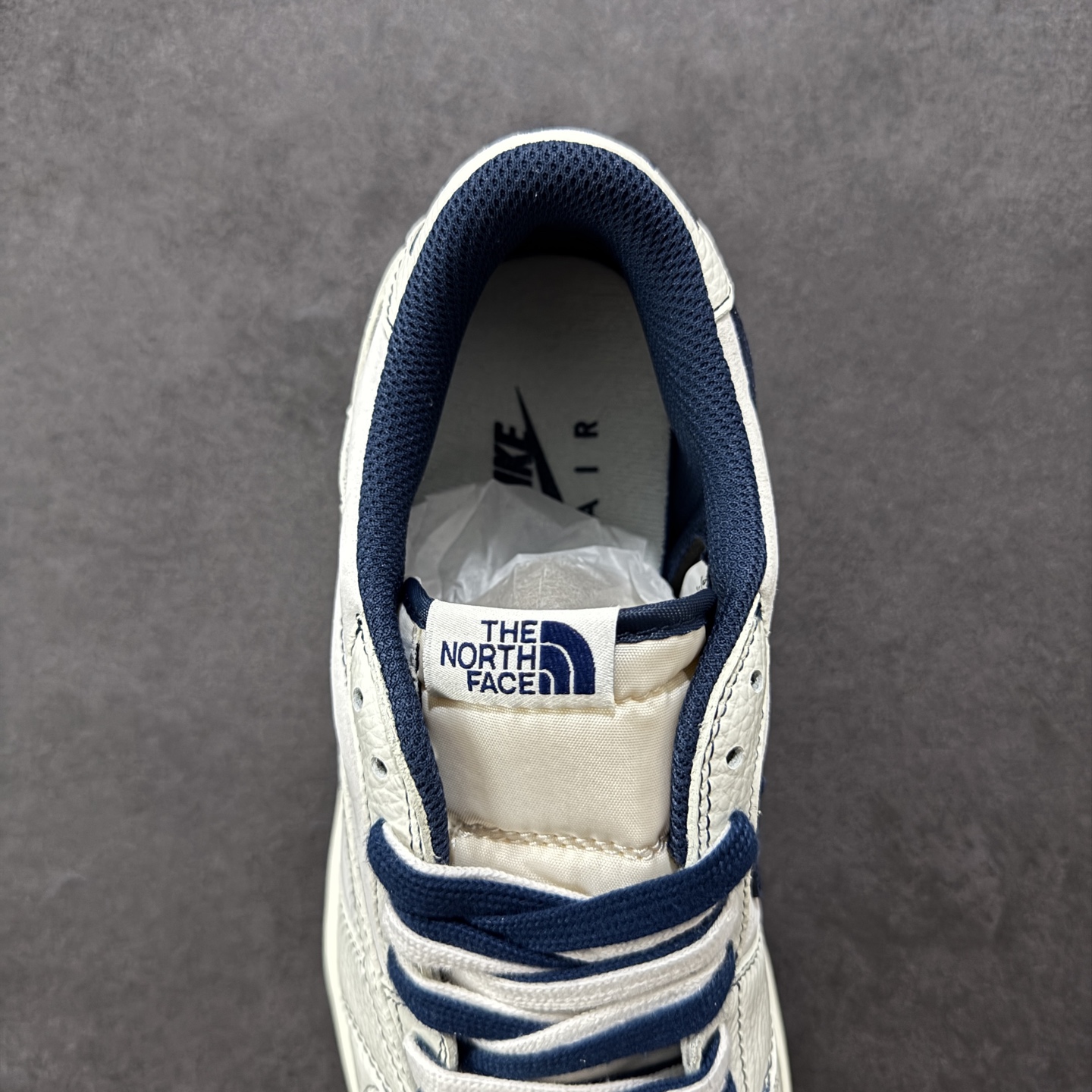 【定制版】Travis Scott x Fragment Design x Air Jordan 1 Low OG SP AJ1 北面联名 奶白灰蓝底 低帮文化休闲板鞋 XZ5749-001