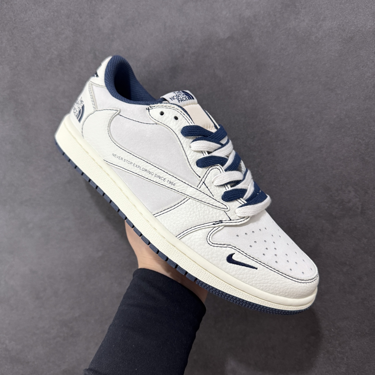 【定制版】Travis Scott x Fragment Design x Air Jordan 1 Low OG SP AJ1 北面联名 奶白灰蓝底 低帮文化休闲板鞋 XZ5749-001