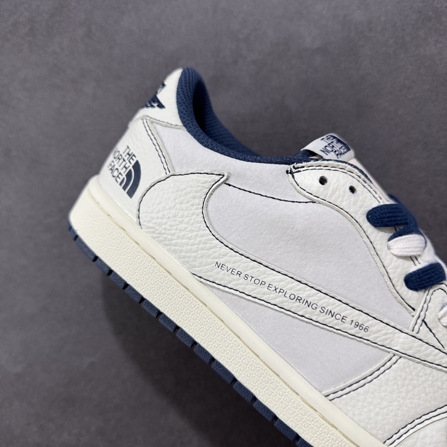 【定制版】Travis Scott x Fragment Design x Air Jordan 1 Low OG SP AJ1 北面联名 奶白灰蓝底 低帮文化休闲板鞋 XZ5749-001
