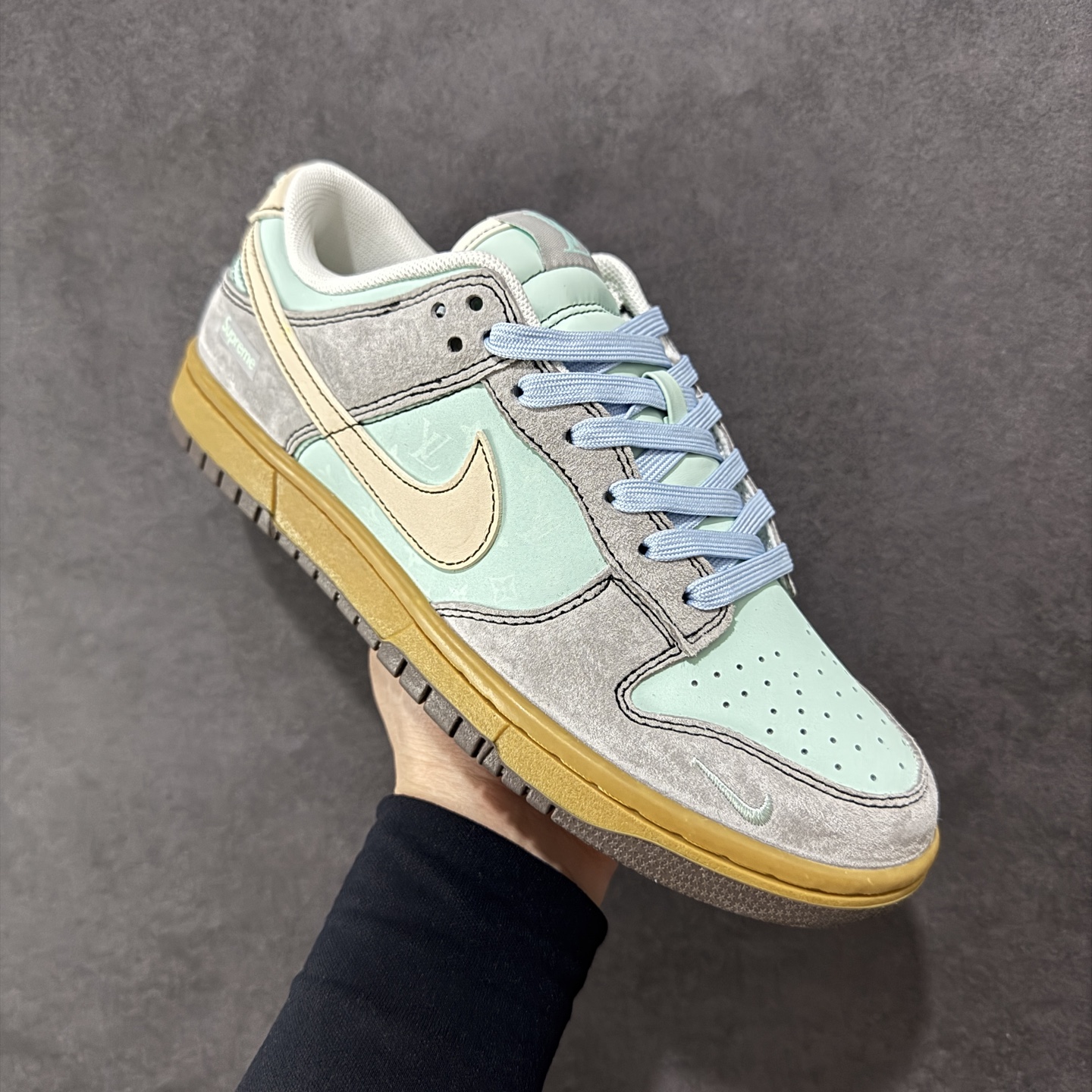 Nike SB Dunk Low LV三方联名---薄荷绿奶白钩 夜光效果 高端定制 低帮休闲板鞋 FX1588-309