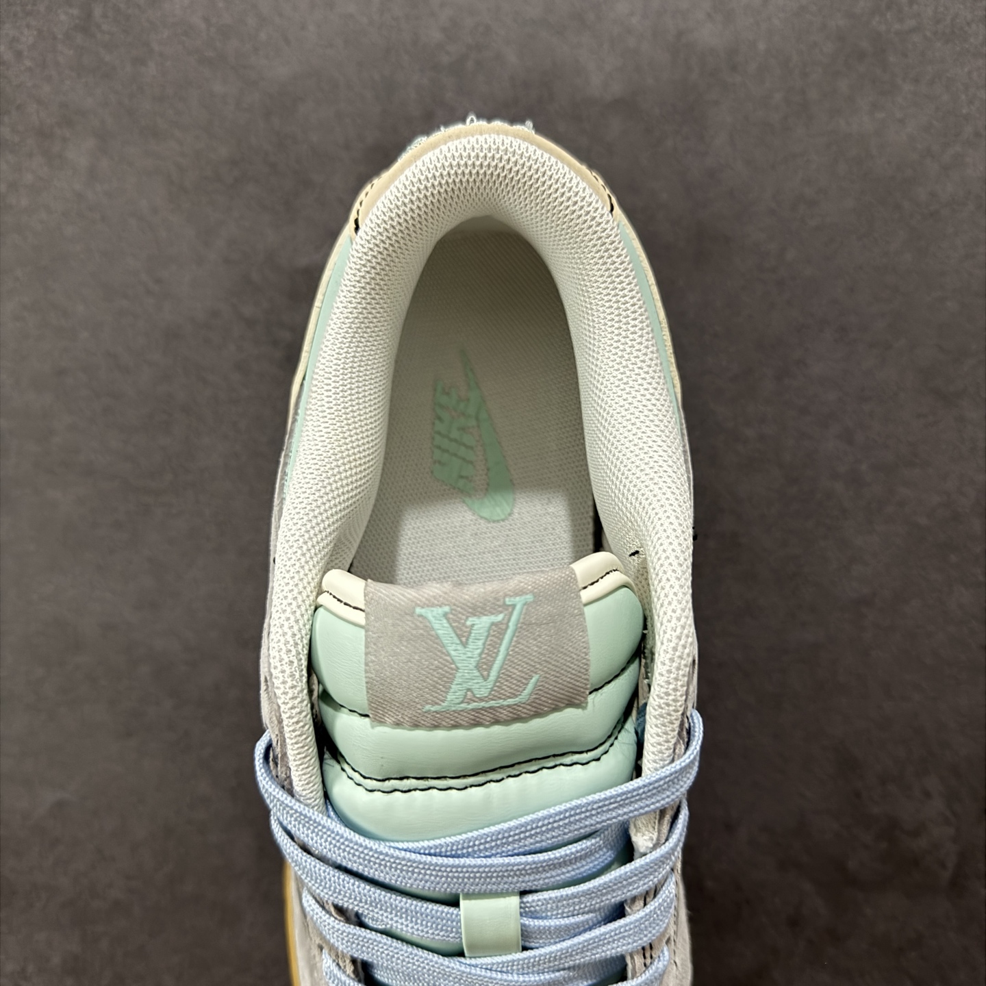 Nike SB Dunk Low LV三方联名---薄荷绿奶白钩 夜光效果 高端定制 低帮休闲板鞋 FX1588-309