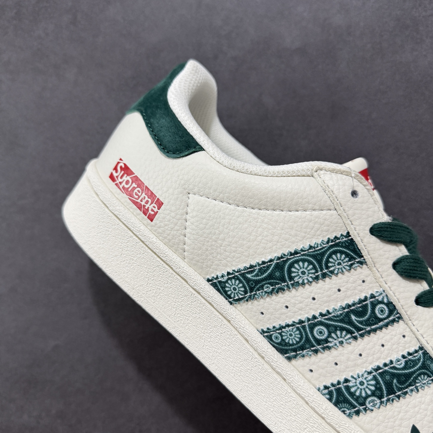 【定制版】AD Originals Superstar x Supreme 白绿 XS0008