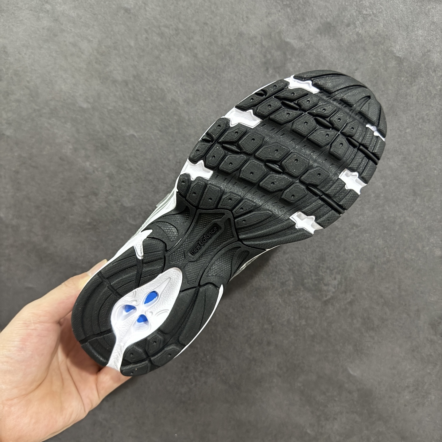 200 New Balance NB740系列复古老爹风休闲运动慢跑鞋 U740NW2