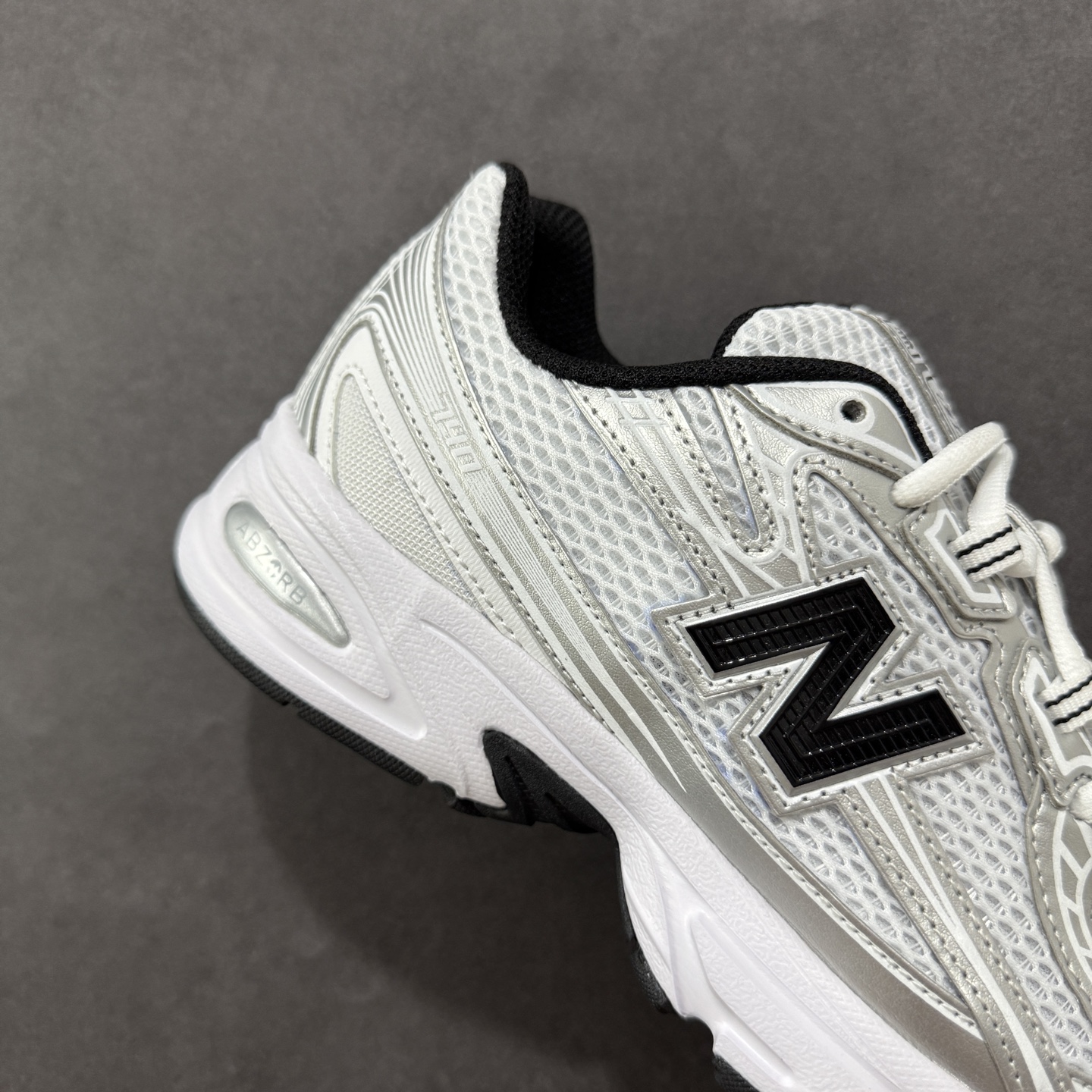 200 New Balance NB740系列复古老爹风休闲运动慢跑鞋 U740NW2