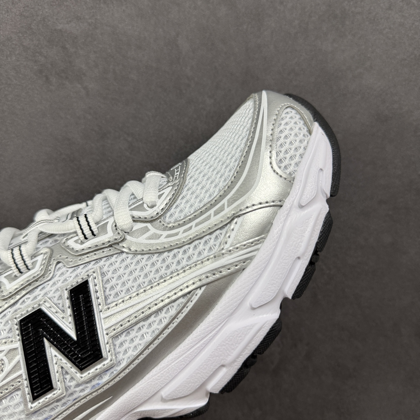 200 New Balance NB740系列复古老爹风休闲运动慢跑鞋 U740NW2