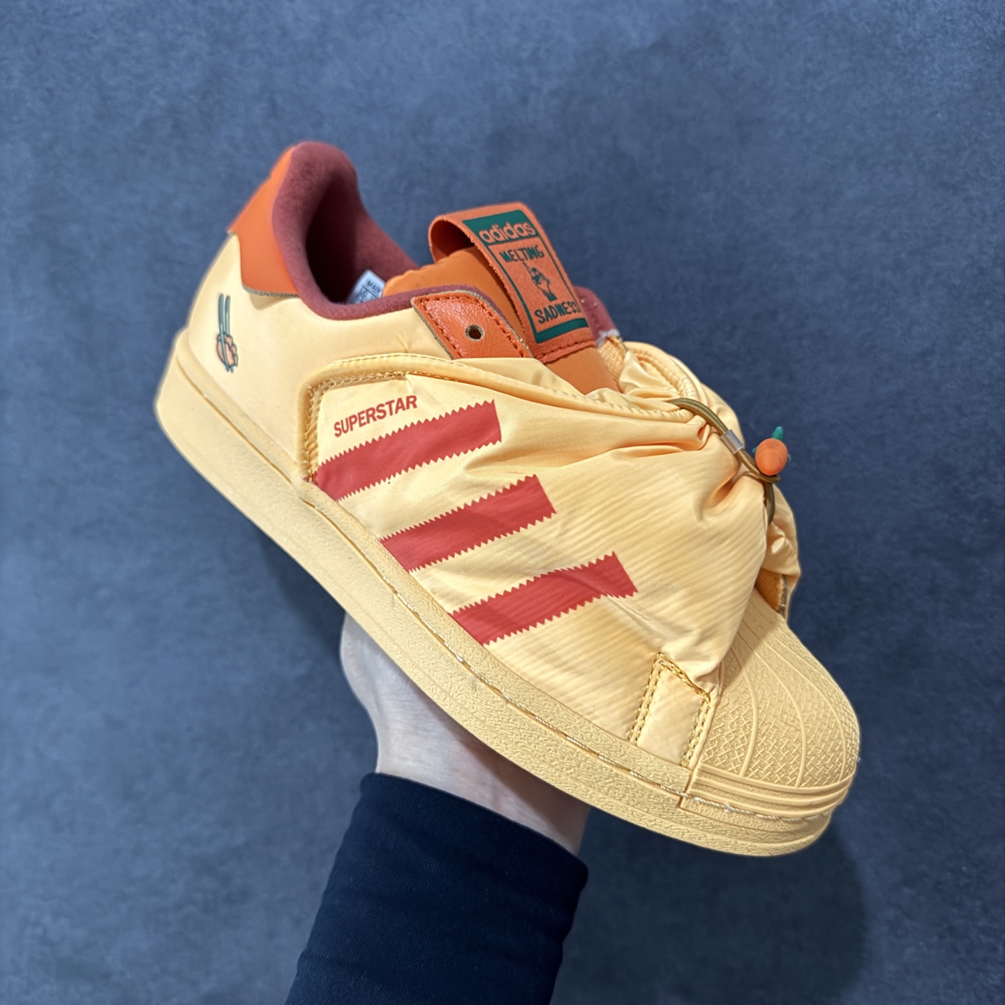 阿迪达斯Adidas Melting Sadness x Superstar 联名款 胡萝卜橙色 贝壳头经典百搭休闲运动板鞋 ID9475