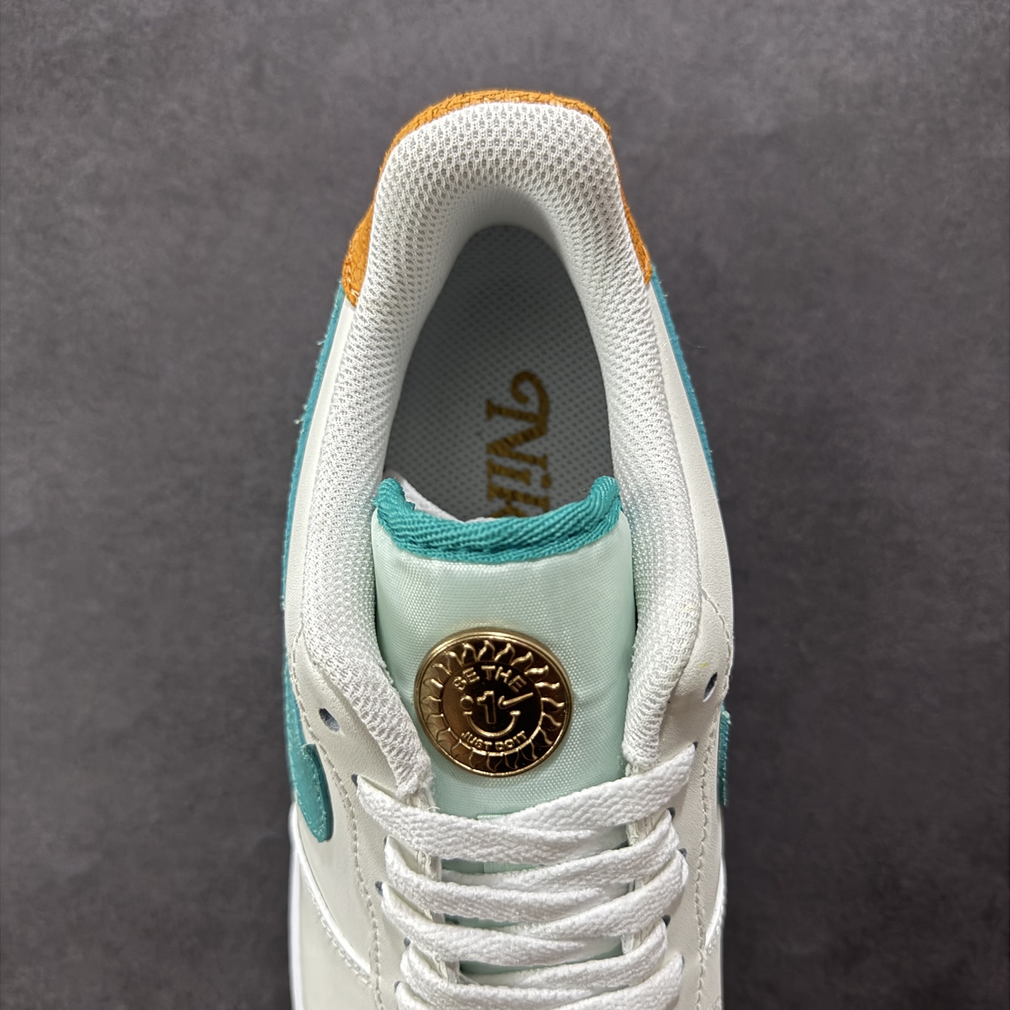 图片[7]-【福利版】Nike Air Force 1 Low 奥运米绿 空军一号低帮运动休闲板鞋 原楦头原纸板 打造纯正空军版型 专注外贸渠道 全掌内置蜂窝气垫 原盒配件 原厂中底钢印、拉帮完美 货号：HM3728-131 尺码：36 36.5 37.5 38 38.5 39 40 40.5 41 42 42.5 43 44 44.5 45-选品中心