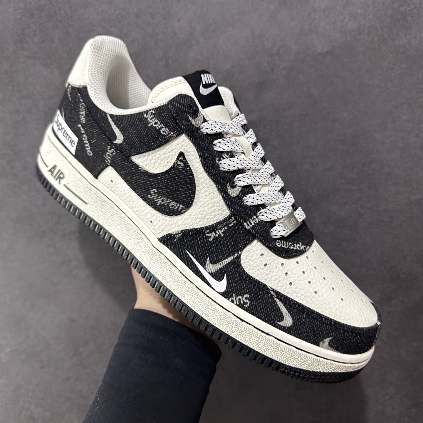 图片[3]-【定制版】Nike Air Force 1\’07 Low Sup联名 黑牛仔小白勾 空军一号低帮休闲板鞋  #原楦头原纸板 原装鞋盒 定制五金配件 内置全掌气垫 原厂鞋底   货号：LW9279-010 尺码：36 36.5 37.5 38 38.5 39 40 40.5 41 42 42.5 43 44 44.5 45-选品中心