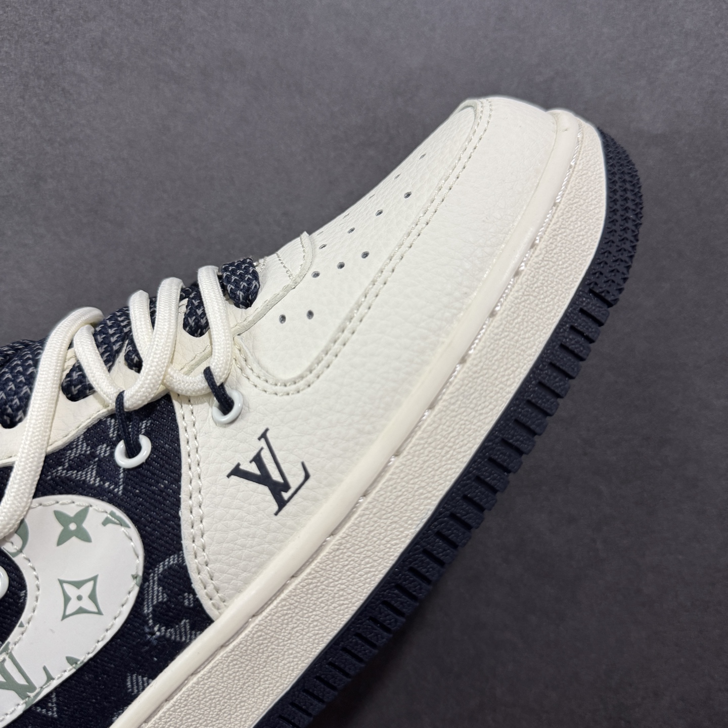 NIke Air Force 1 '07 Low “LV联名——深蓝底抽绳”空军一号 低帮 运动鞋 休闲鞋 DM6868-098-High Quatity Cheap Brand wholesale wholesaler seller Clothes Bags handbags Sneakers Top Fashion Clothing Shoes from China Factory Chinese suppliers best Quality Beautiful Price NIke Air Force 1 '07 Low “LV联名——深蓝底抽绳”空军一号 低帮 运动鞋 休闲鞋 DM6868-098