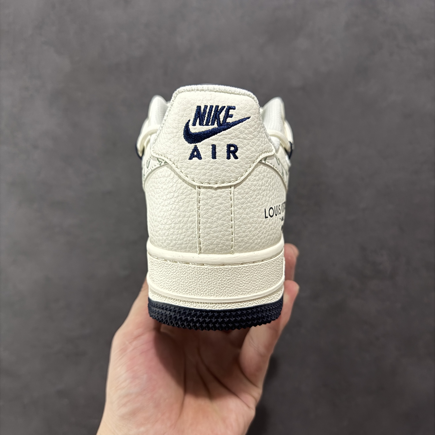 NIke Air Force 1 '07 Low “LV联名——深蓝底抽绳”空军一号 低帮 运动鞋 休闲鞋 DM6868-098-High Quatity Cheap Brand wholesale wholesaler seller Clothes Bags handbags Sneakers Top Fashion Clothing Shoes from China Factory Chinese suppliers best Quality Beautiful Price NIke Air Force 1 '07 Low “LV联名——深蓝底抽绳”空军一号 低帮 运动鞋 休闲鞋 DM6868-098