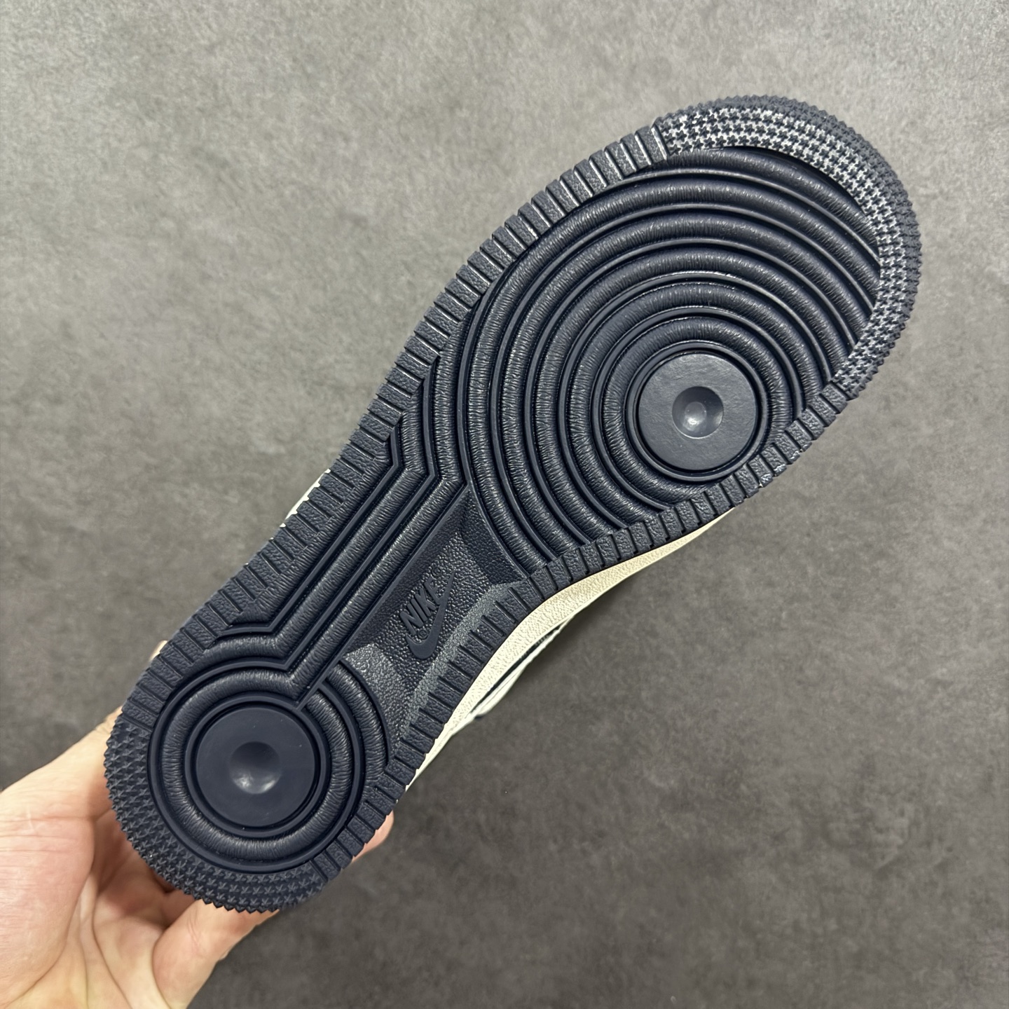 NIke Air Force 1 '07 Low “LV联名——深蓝底抽绳”空军一号 低帮 运动鞋 休闲鞋 DM6868-098-High Quatity Cheap Brand wholesale wholesaler seller Clothes Bags handbags Sneakers Top Fashion Clothing Shoes from China Factory Chinese suppliers best Quality Beautiful Price NIke Air Force 1 '07 Low “LV联名——深蓝底抽绳”空军一号 低帮 运动鞋 休闲鞋 DM6868-098