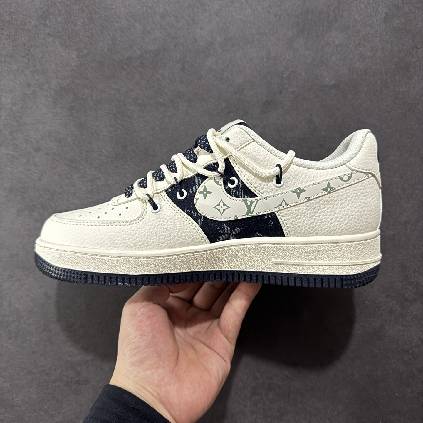 NIke Air Force 1 '07 Low “LV联名——深蓝底抽绳”空军一号 低帮 运动鞋 休闲鞋 DM6868-098-High Quatity Cheap Brand wholesale wholesaler seller Clothes Bags handbags Sneakers Top Fashion Clothing Shoes from China Factory Chinese suppliers best Quality Beautiful Price NIke Air Force 1 '07 Low “LV联名——深蓝底抽绳”空军一号 低帮 运动鞋 休闲鞋 DM6868-098