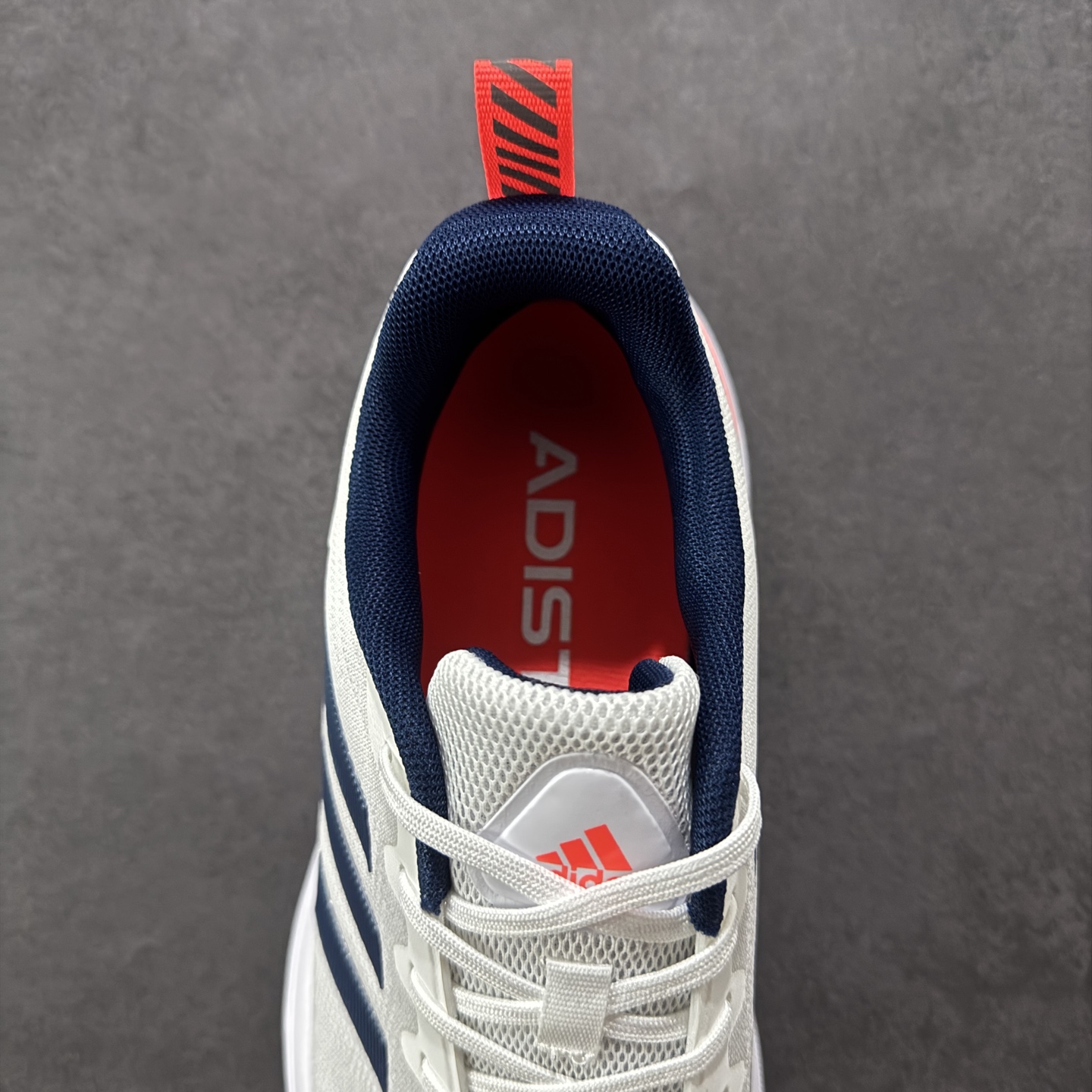 图片[7]-【公司级】AD Supernova Rise 阿迪全新休闲轻跑鞋 款鞋采用了Dreamstrike+ 中底 将缓冲材质与柔软的织物相结合 以最大限度地减少刺激性摩擦和慢跑后水泡的可能性 在美学方面 Supernova Rise 从自然和生物中汲取灵感 如深色底色和半绿色细节 货号：D68966 尺码：40-45-选品中心