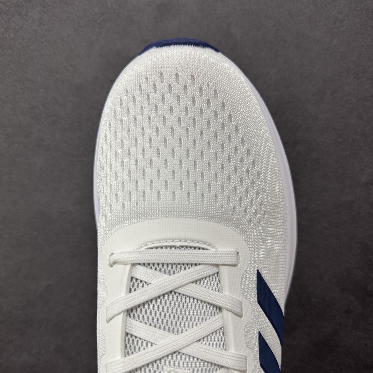 图片[8]-【公司级】AD Supernova Rise 阿迪全新休闲轻跑鞋 款鞋采用了Dreamstrike+ 中底 将缓冲材质与柔软的织物相结合 以最大限度地减少刺激性摩擦和慢跑后水泡的可能性 在美学方面 Supernova Rise 从自然和生物中汲取灵感 如深色底色和半绿色细节 货号：D68966 尺码：40-45-选品中心