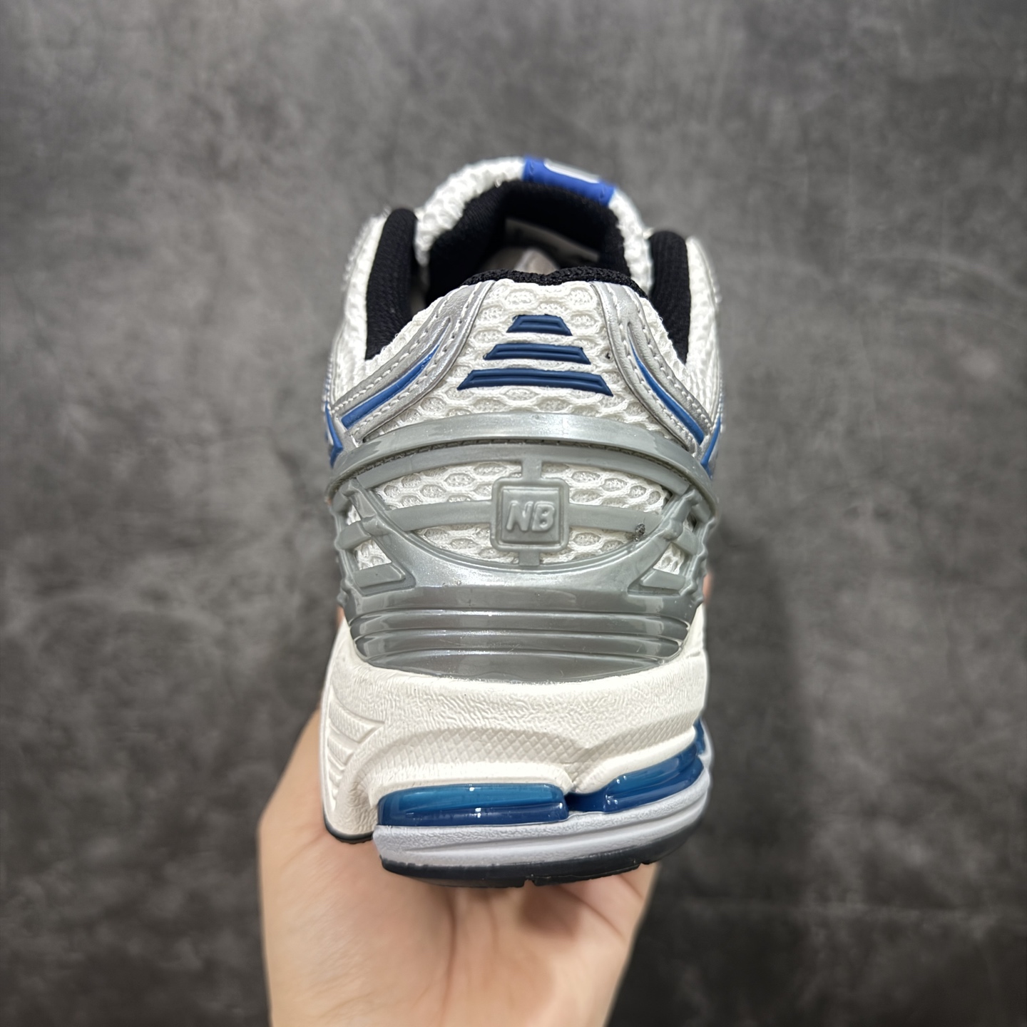 图片[4]-【GS纯原】新百伦 New Balance M1906系列 复古运动鞋单品宝藏老爹鞋 M1906REB 高端品质 正确六层组合底 市场唯一防伪蓝光跳码鞋标💪🏻 作为NB最经典的档案鞋型之一，与2002一样，1906有着NB最成熟的技术加持和复古款式，而本次推出的版本参照2002r的定位，相信会在性价两端做出权衡。单从造型上来看，依旧是vibe风格，味道很正，细节也很酷，这双1906r无疑必能打入复古跑鞋爱好者的年度鞋款名录。 尺码：36-45半-选品中心