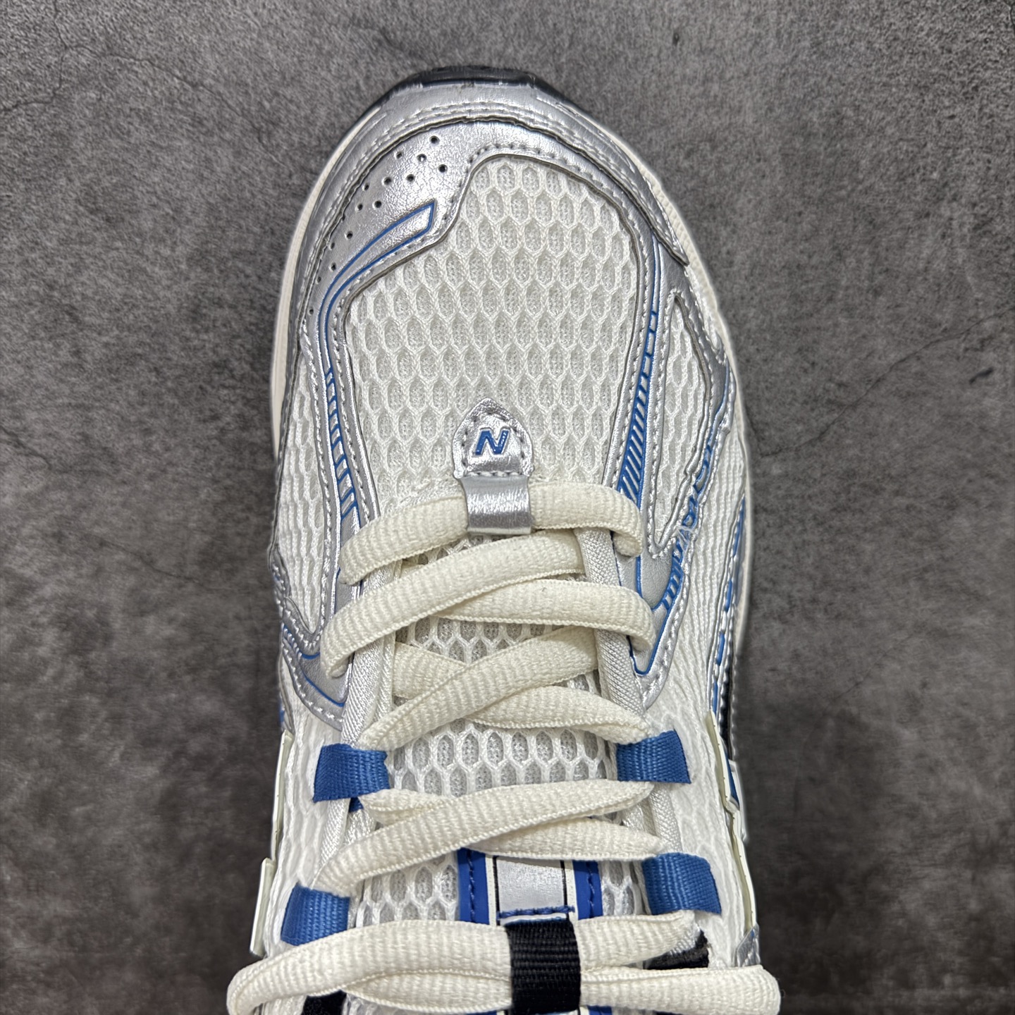 图片[5]-【GS纯原】新百伦 New Balance M1906系列 复古运动鞋单品宝藏老爹鞋 M1906REB 高端品质 正确六层组合底 市场唯一防伪蓝光跳码鞋标💪🏻 作为NB最经典的档案鞋型之一，与2002一样，1906有着NB最成熟的技术加持和复古款式，而本次推出的版本参照2002r的定位，相信会在性价两端做出权衡。单从造型上来看，依旧是vibe风格，味道很正，细节也很酷，这双1906r无疑必能打入复古跑鞋爱好者的年度鞋款名录。 尺码：36-45半-选品中心