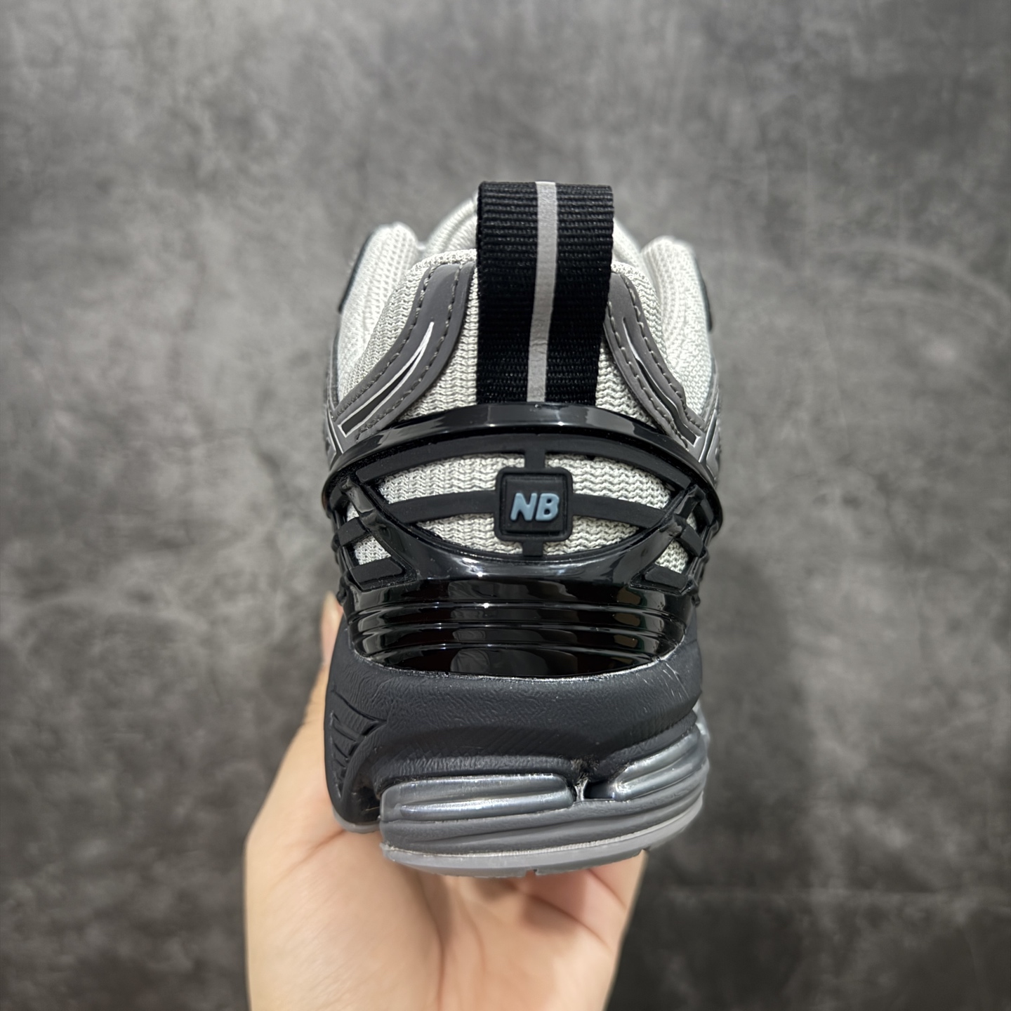 图片[4]-【GS纯原】新百伦 New Balance M1906系列 复古运动鞋单品宝藏老爹鞋 M1906RHA 高端品质 正确六层组合底 市场唯一防伪蓝光跳码鞋标💪🏻 作为NB最经典的档案鞋型之一，与2002一样，1906有着NB最成熟的技术加持和复古款式，而本次推出的版本参照2002r的定位，相信会在性价两端做出权衡。单从造型上来看，依旧是vibe风格，味道很正，细节也很酷，这双1906r无疑必能打入复古跑鞋爱好者的年度鞋款名录。 尺码：36-45半-选品中心