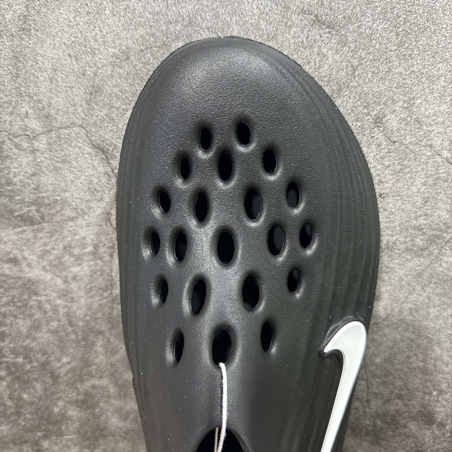 图片[5]-【LW版本】Nike Reactx Rejuven 8 耐克新款夏季沙滩凉鞋拖鞋洞洞鞋 HV5060-001 市场最高版本 没有之一 品质细节远远超越市面版本 欢迎对比 脚感材料都是原版同步 比市场货好太多 正确组合底 超高清洁度 完美版型 区别市面通货 采用质感柔软且出众回弹的 ReactX泡绵，发泡组合大底 脚感十分舒适，缔造非凡舒适的日常穿着体验，助你保持活力。  尺码：36-49.5 建议选大半码到一码-选品中心