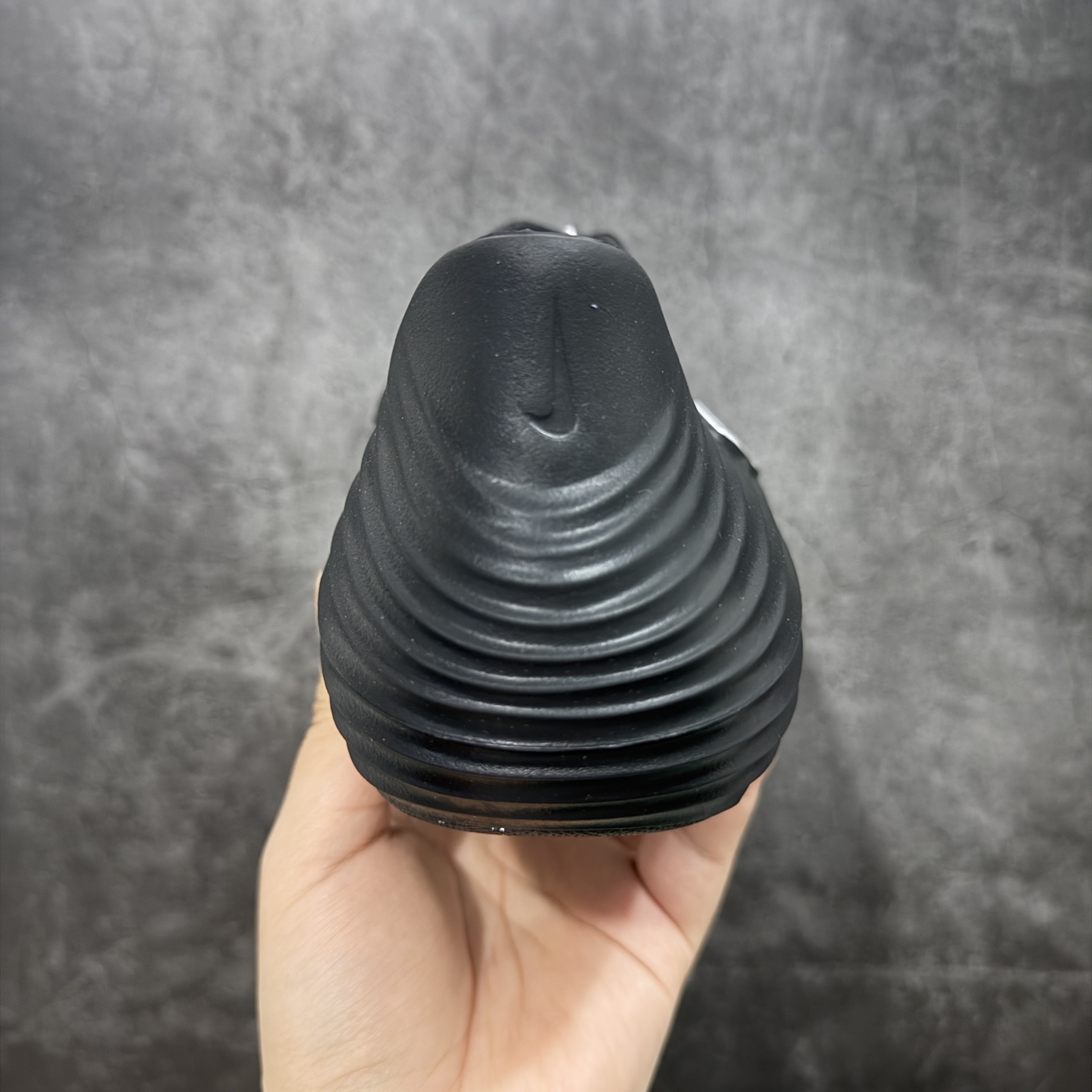 图片[4]-【LW版本】Nike Reactx Rejuven 8 耐克新款夏季沙滩凉鞋拖鞋洞洞鞋 HV5060-001 市场最高版本 没有之一 品质细节远远超越市面版本 欢迎对比 脚感材料都是原版同步 比市场货好太多 正确组合底 超高清洁度 完美版型 区别市面通货 采用质感柔软且出众回弹的 ReactX泡绵，发泡组合大底 脚感十分舒适，缔造非凡舒适的日常穿着体验，助你保持活力。  尺码：36-49.5 建议选大半码到一码-选品中心