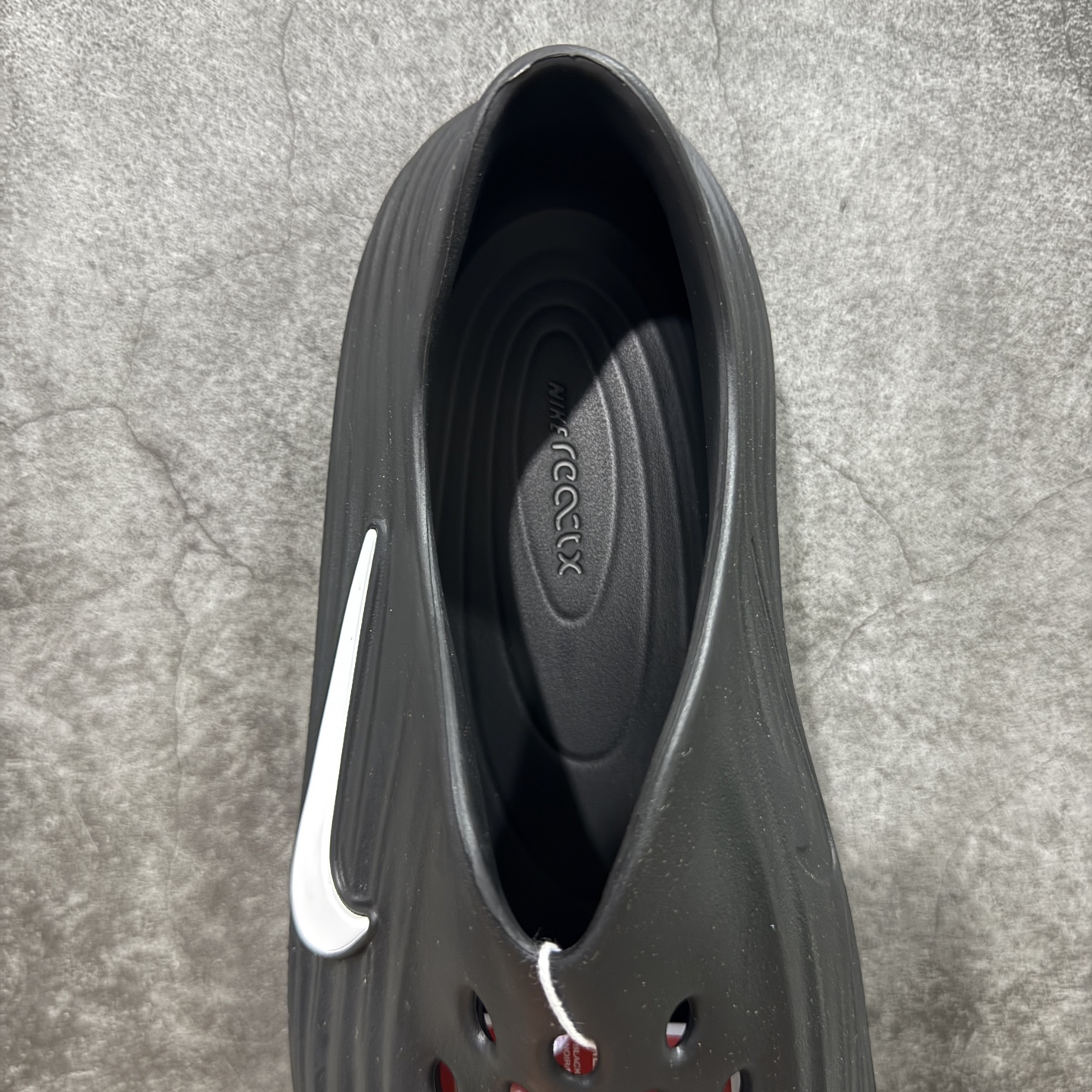 图片[8]-【LW版本】Nike Reactx Rejuven 8 耐克新款夏季沙滩凉鞋拖鞋洞洞鞋 HV5060-001 市场最高版本 没有之一 品质细节远远超越市面版本 欢迎对比 脚感材料都是原版同步 比市场货好太多 正确组合底 超高清洁度 完美版型 区别市面通货 采用质感柔软且出众回弹的 ReactX泡绵，发泡组合大底 脚感十分舒适，缔造非凡舒适的日常穿着体验，助你保持活力。  尺码：36-49.5 建议选大半码到一码-选品中心