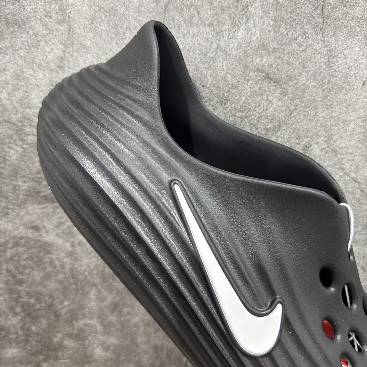 图片[7]-【LW版本】Nike Reactx Rejuven 8 耐克新款夏季沙滩凉鞋拖鞋洞洞鞋 HV5060-001 市场最高版本 没有之一 品质细节远远超越市面版本 欢迎对比 脚感材料都是原版同步 比市场货好太多 正确组合底 超高清洁度 完美版型 区别市面通货 采用质感柔软且出众回弹的 ReactX泡绵，发泡组合大底 脚感十分舒适，缔造非凡舒适的日常穿着体验，助你保持活力。  尺码：36-49.5 建议选大半码到一码-选品中心