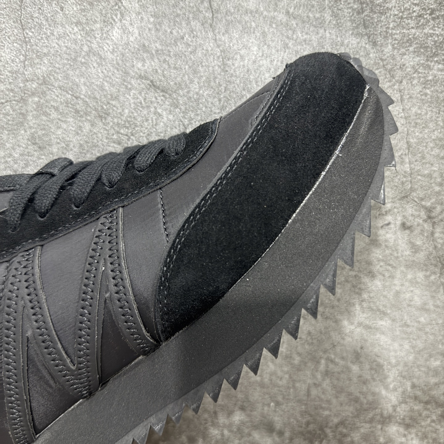 图片[6]-【纯原版】Moncler 盟可睐/蒙口 Pacey系列 户外 厚底 休闲 运动鞋 老爹鞋 原版购入开发 做货 Pacey运动鞋轻巧灵活，彰显都市风格。低帮款式设计，采用织物制成，饰有醒目标识和M字形细节 配送专柜精美包装🛍📦 ▪️面料 ： 原版定制头层牛皮 ▪️内里 ： 进口透气网里 ▪️鞋底 ： 原版开模EVA+橡胶材质 ▪️底厚 ：4CM ▪️尺码： 40-45-选品中心