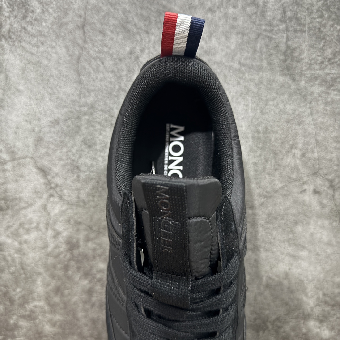 图片[8]-【纯原版】Moncler 盟可睐/蒙口 Pacey系列 户外 厚底 休闲 运动鞋 老爹鞋 原版购入开发 做货 Pacey运动鞋轻巧灵活，彰显都市风格。低帮款式设计，采用织物制成，饰有醒目标识和M字形细节 配送专柜精美包装🛍📦 ▪️面料 ： 原版定制头层牛皮 ▪️内里 ： 进口透气网里 ▪️鞋底 ： 原版开模EVA+橡胶材质 ▪️底厚 ：4CM ▪️尺码： 40-45-选品中心