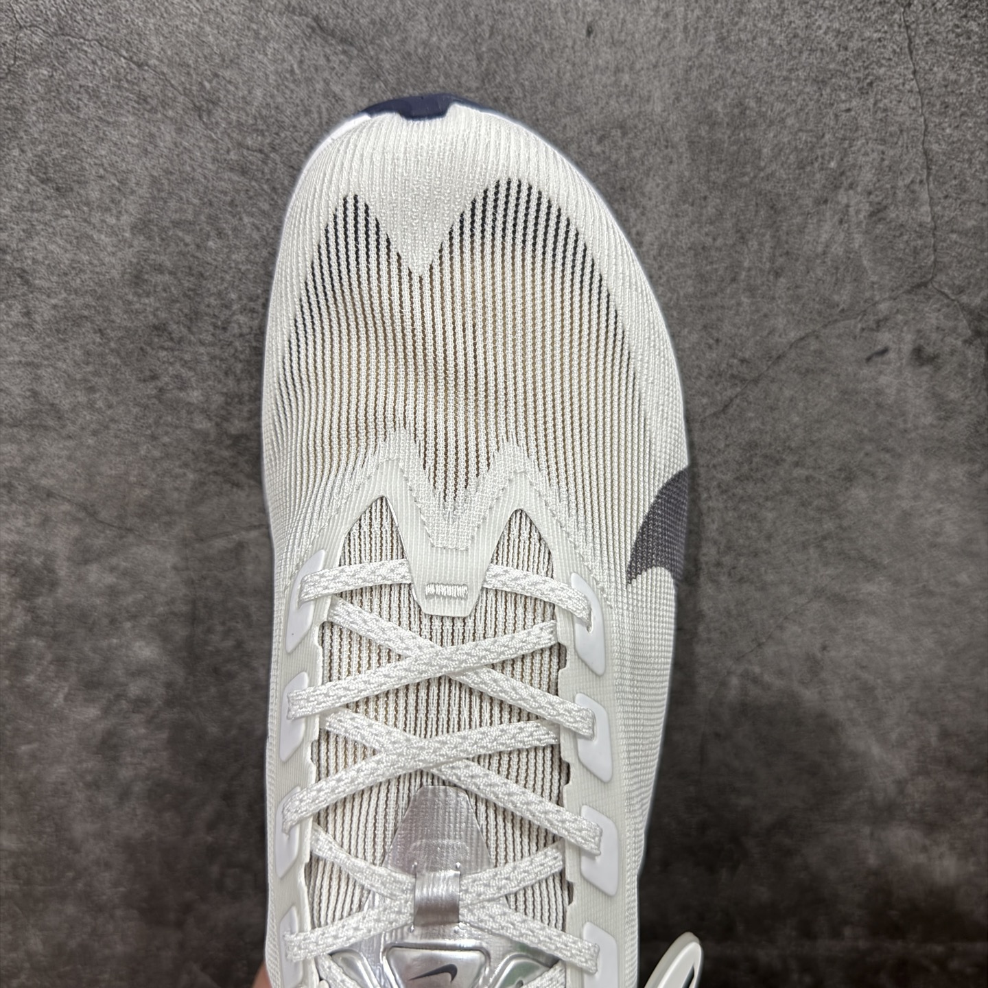 图片[5]-【NO.1版本】Nike ZoomX Vaporfly NEXT%4 减震马拉松跑步鞋 全掌碳纤维 原楦原纸版数据开发 采用同源数据开发Flyknit织物融合TPU丝半透明鞋面材质 中底采用ZoomX泡棉+FlyPlate铲型塑料碳板 外置防滑耐磨大底片 科技扛鼎 再次提升 货号： HF6414-100 尺码： 39 40 40.5 41 42 42.5 43 44 45-选品中心